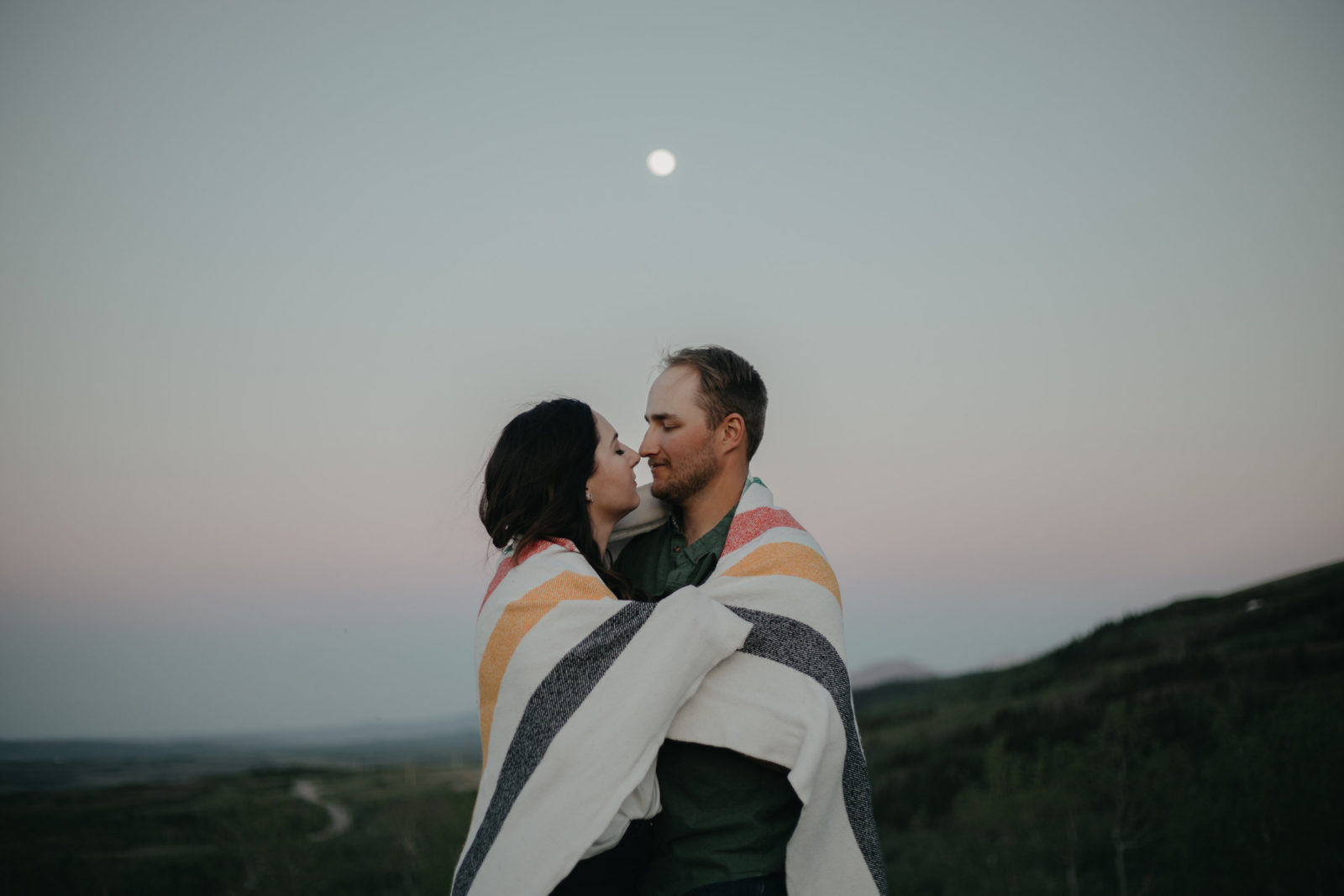 8 Tips for Your Perfect Engagement Session - Tips from Local Calgary & area Wedding Photographers - on the Bronte Bride Blog