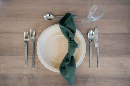 Reception Place Setting Inspiration // 6 Napkin ideas For Your Wedding