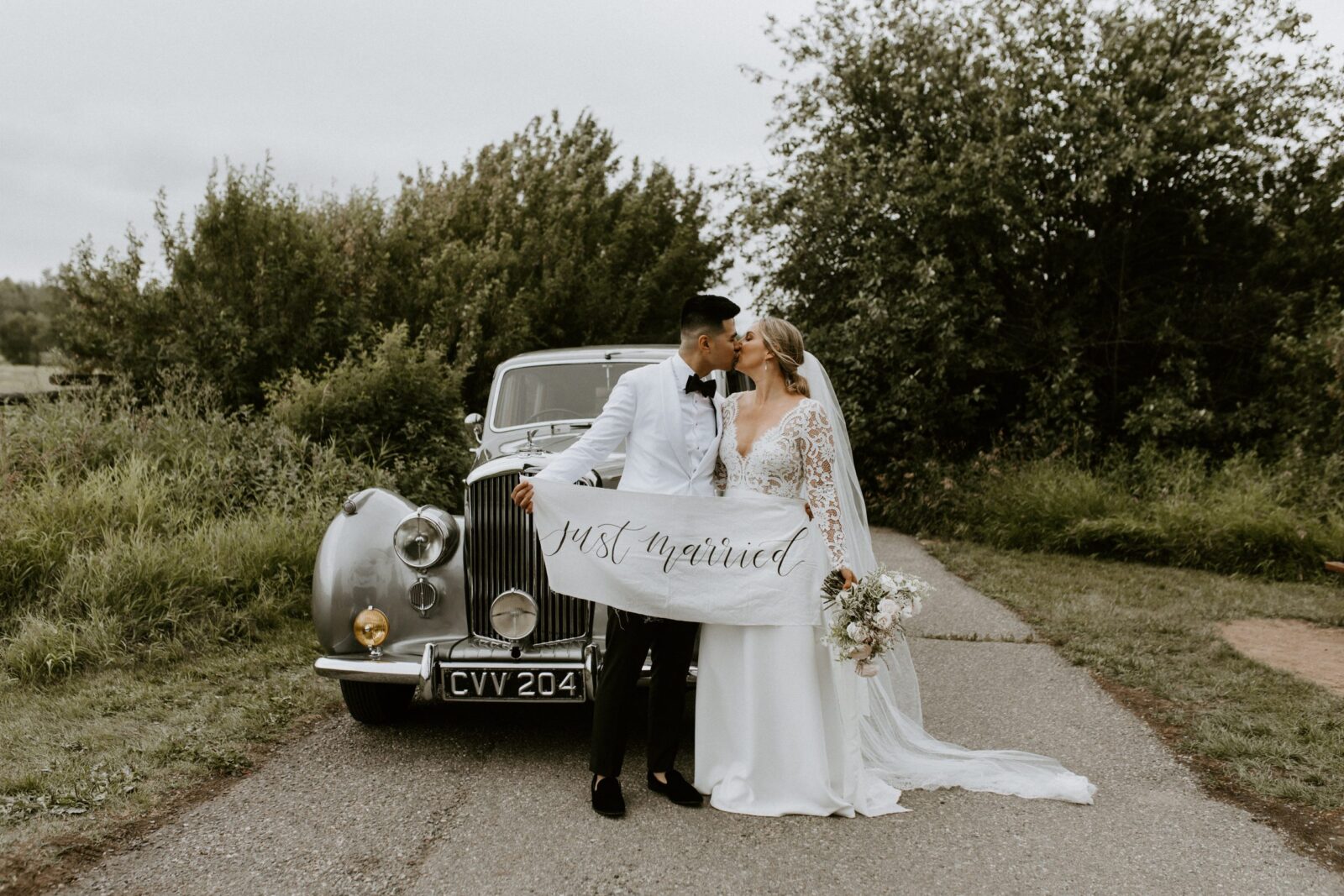 VINTAGE GLAMOUR MEETS TIMELESS ROMANCE AT MEADOW MUSE // STACEY & MICHAEL