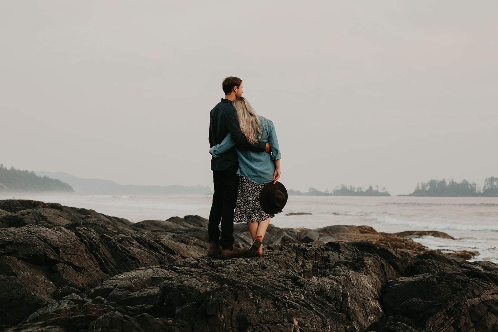 6 Tips All About Choosing Outfits For Your Engagement Session - Courtney Jess featured on Bronte Bride
