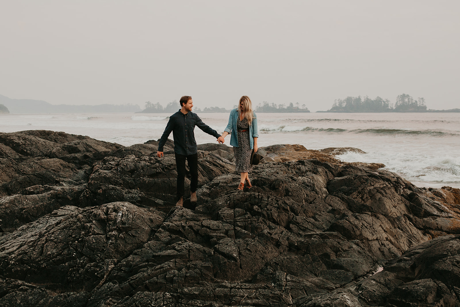 6 Tips All About Choosing Outfits For Your Engagement Session - Courtney Jess featured on Bronte Bride