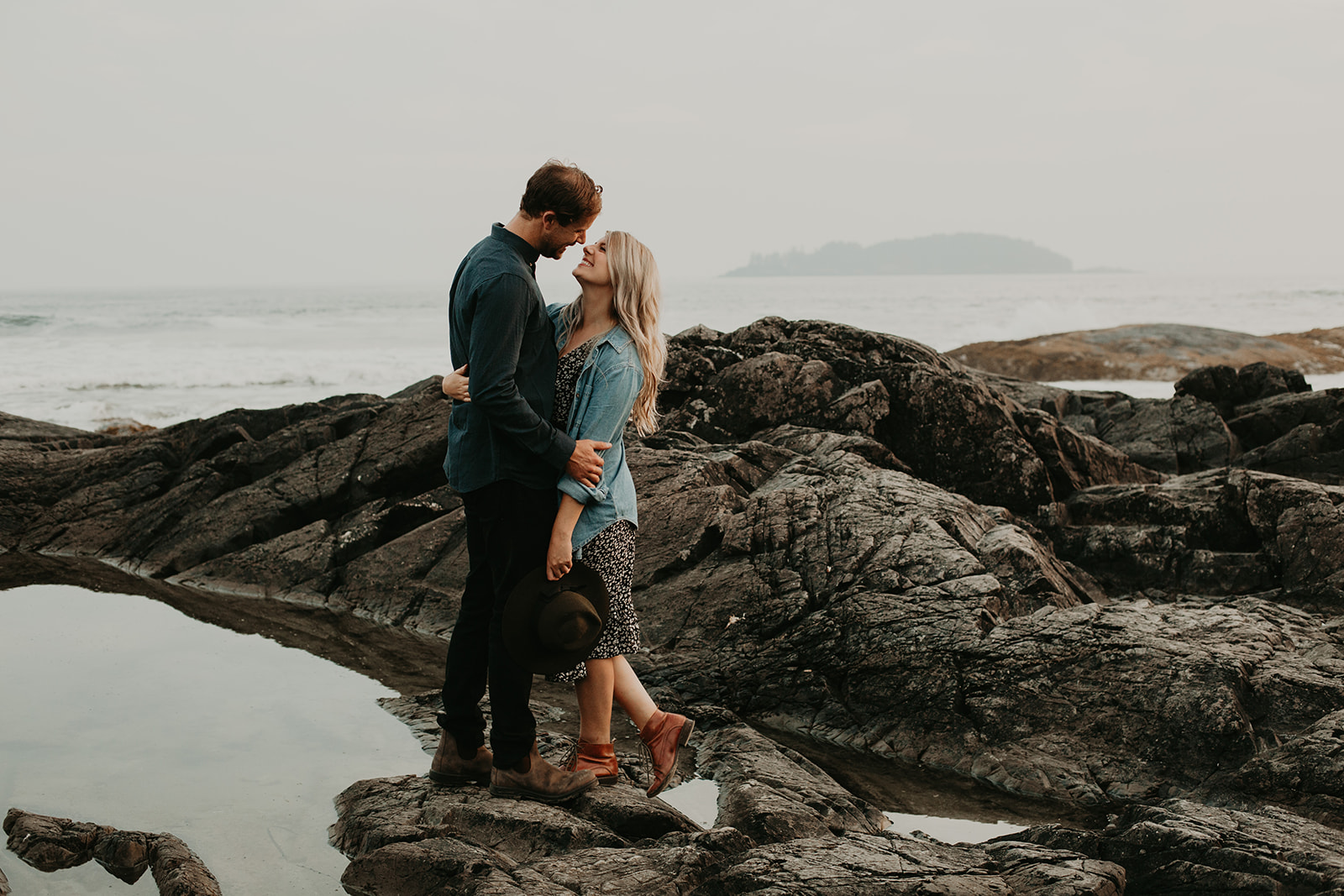 6 Tips All About Choosing Outfits For Your Engagement Session - Courtney Jess featured on Bronte Bride