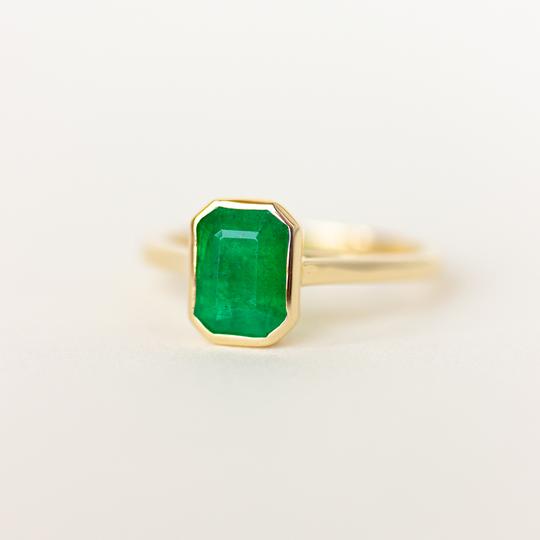 10 Gemstone Engagement Rings We're Crushing On From Evorden