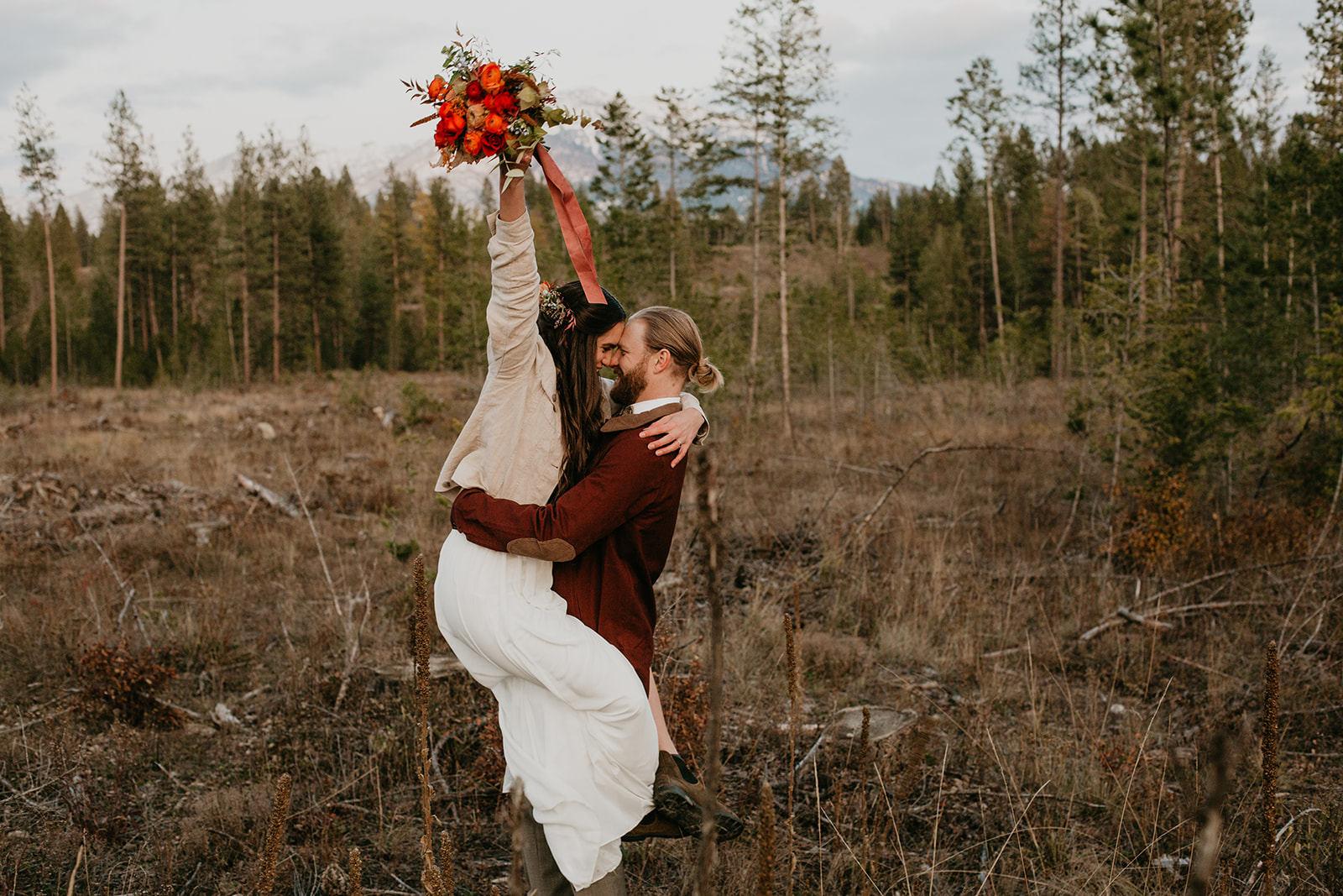 Autumnal Elopement Inspiration in the Kootenays - Wedding and Elopement Inspiration in BC on Bronte Bride