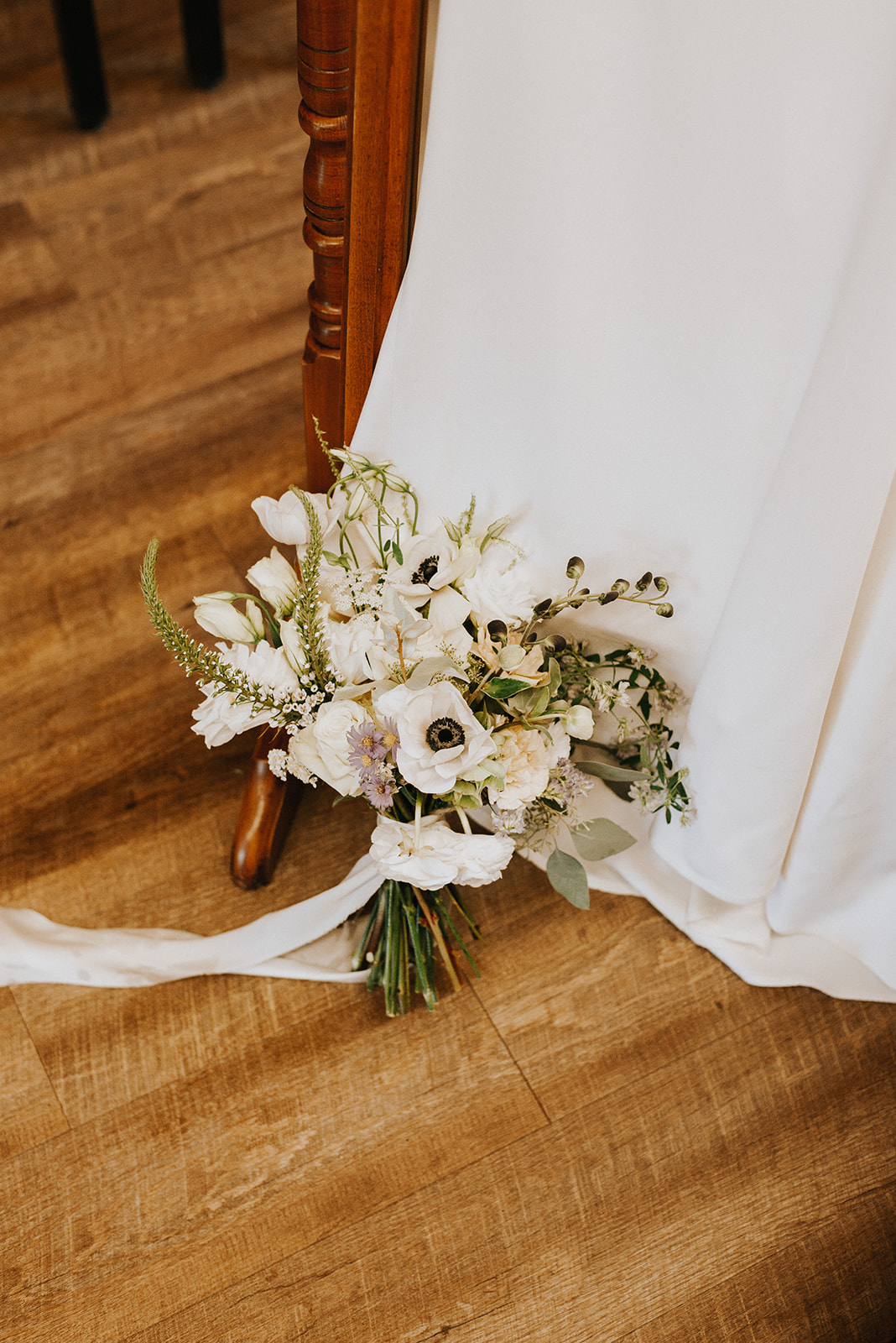 Moody Tones & Minimalist Bridal Style at This Contemporary Summer Wedding at The Coutts Centre featured on Brontë Bride White Wedding Bouquet