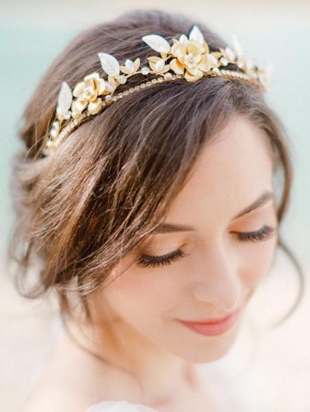 15 Bridal Crowns Made in Canada You'll Fall Head-Over-Heels in Love With - featured on Brontë Bride