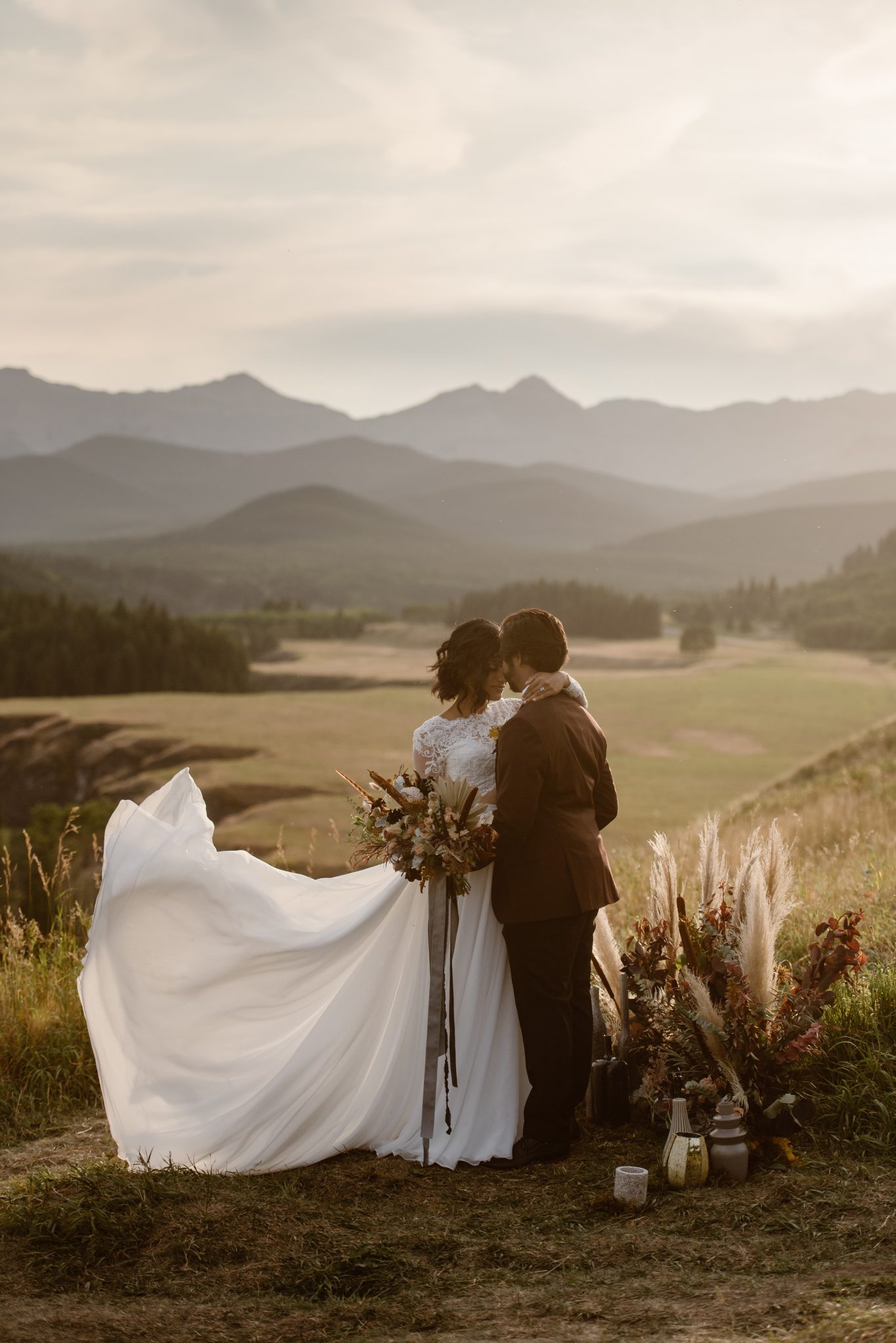 wedding dress, elopement inspiration, mountain elopement