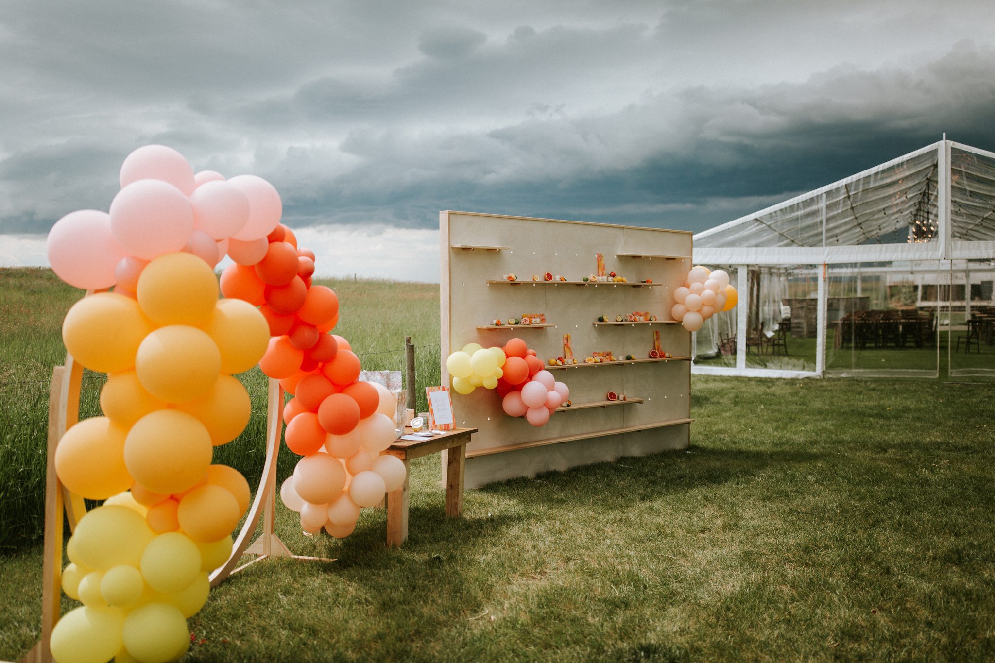 ballon arch, bridal shower inspiration, party ideas