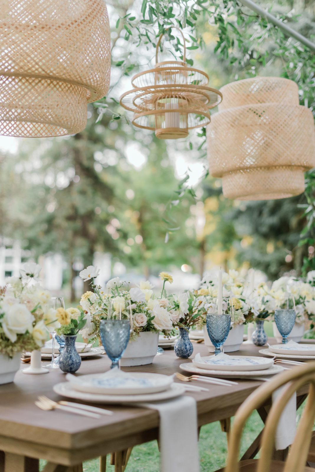 Pantone Colours of The Year In this Gorgeous Portugal-Inspired Wedding Editorial Featured by Brontë Bride, creative lighting, wedding reception