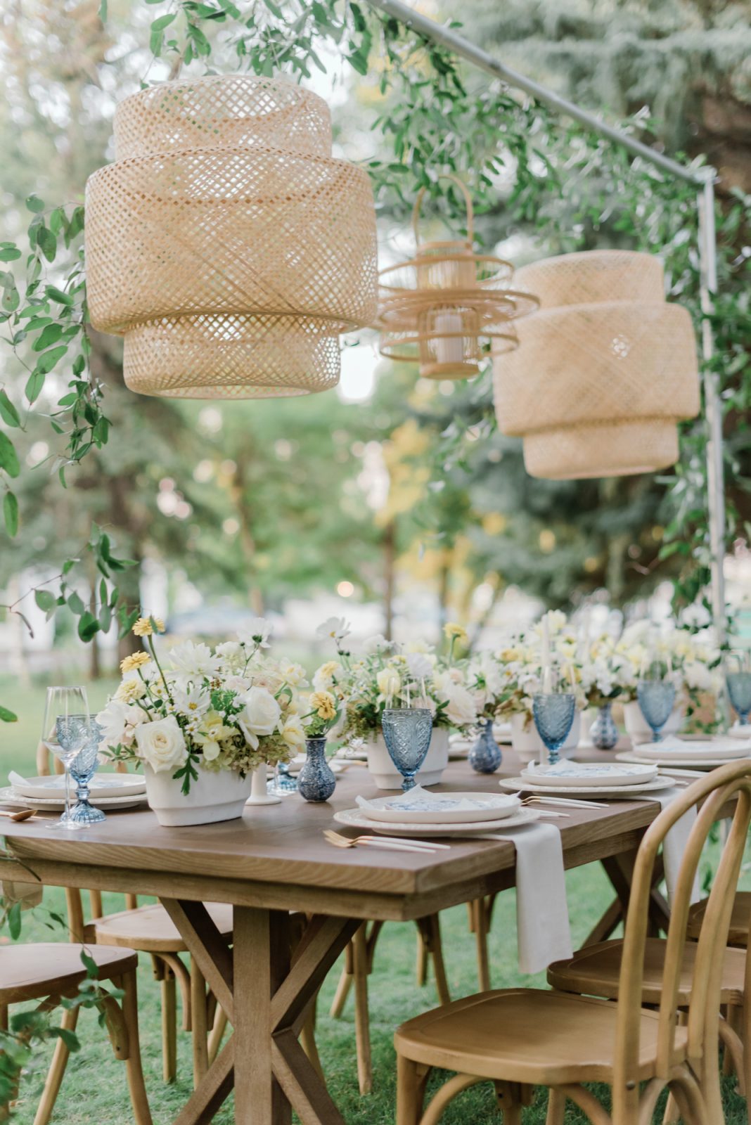 Portugal inspired wedding, outdoor reception, azure wedding inspiration