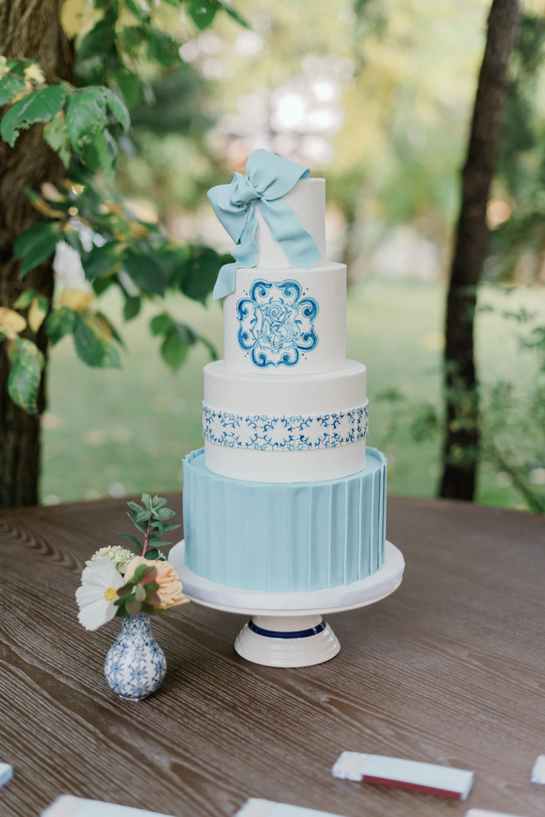 Pantone Colours of The Year In this Gorgeous Portugal-Inspired Wedding Editorial Featured by Brontë Bride, white and blue cake, azure