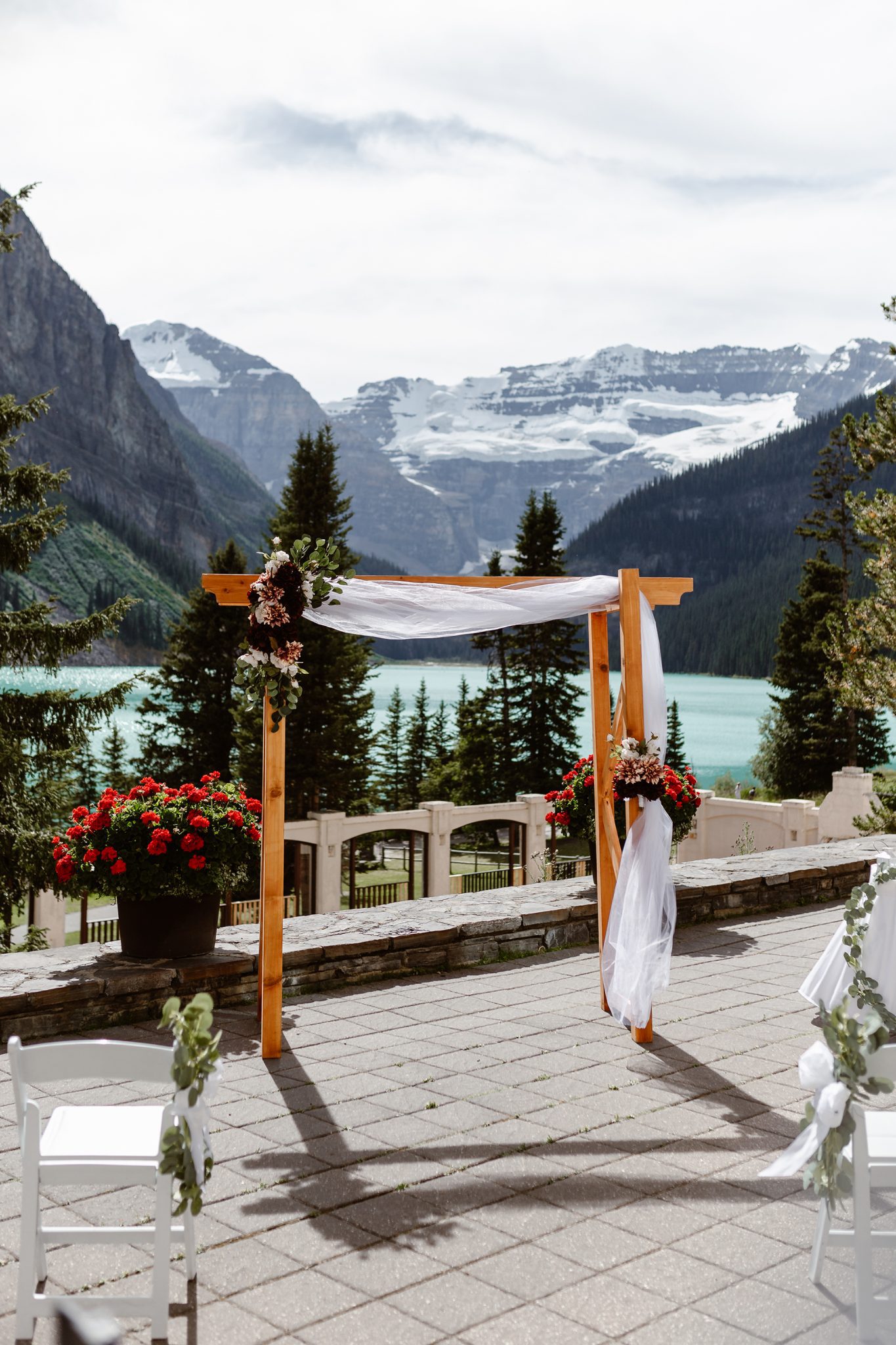 Covid wedding in the Rocky Mountains - Lake Louise, wedding ceremony