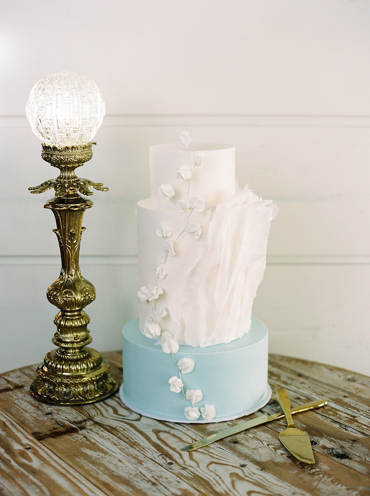 Parisian inspired wedding, blue wedding cake, wedding cake