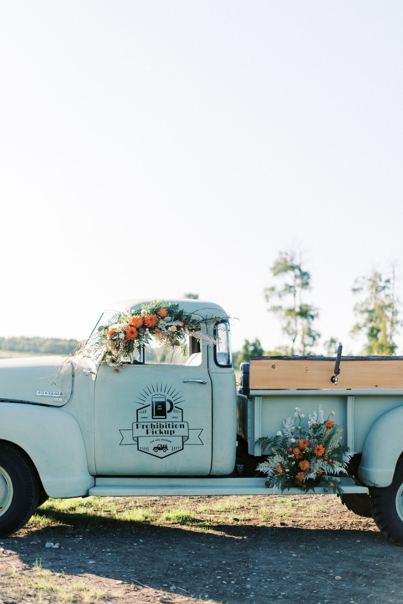 vintage truck, peach flowers, wedding inspiration