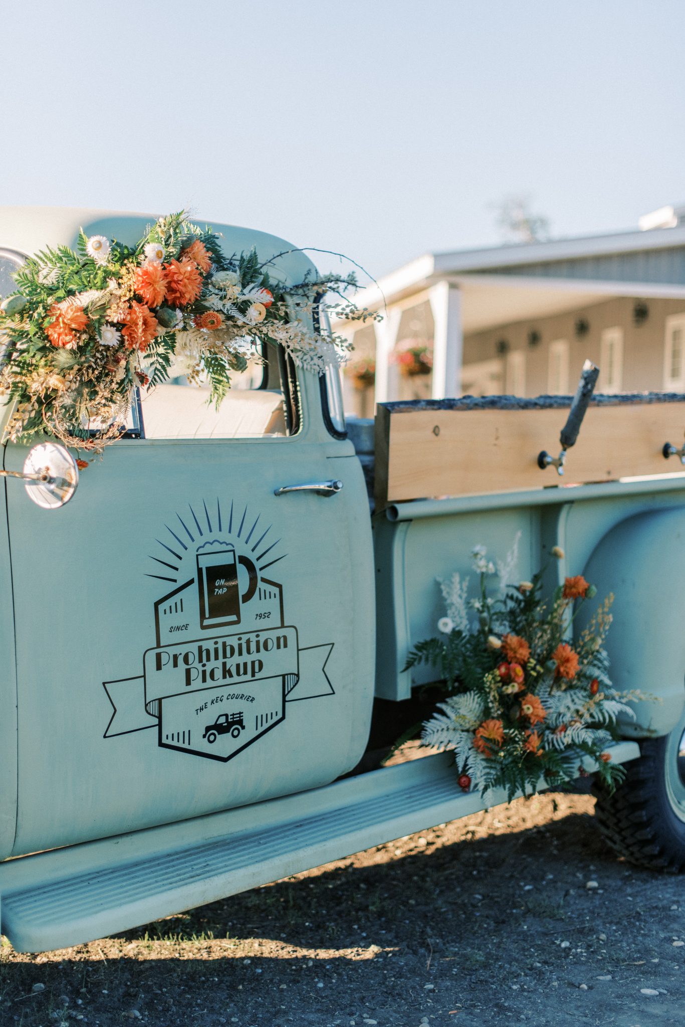 vintage truck, peach florals, wedding inspiration