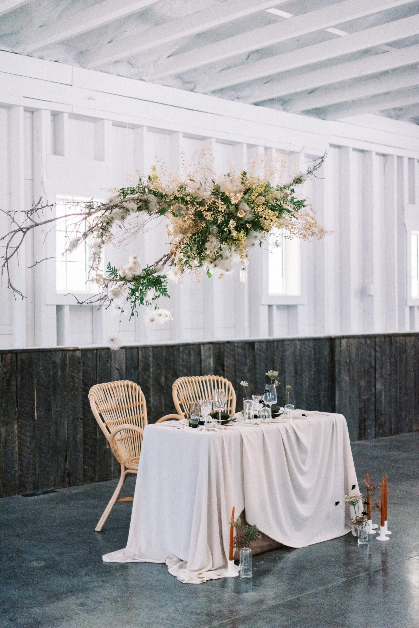 sweetheart table, hanging flowers, wedding inspiration