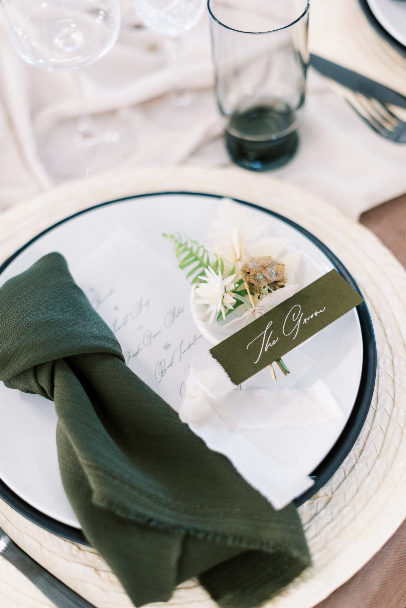 olive wedding, tablescape, wedding decor