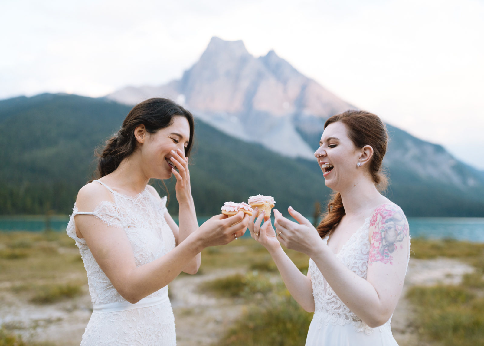 Newly wed couple enjoys cupcakes for their Elopement in Yoho National Park