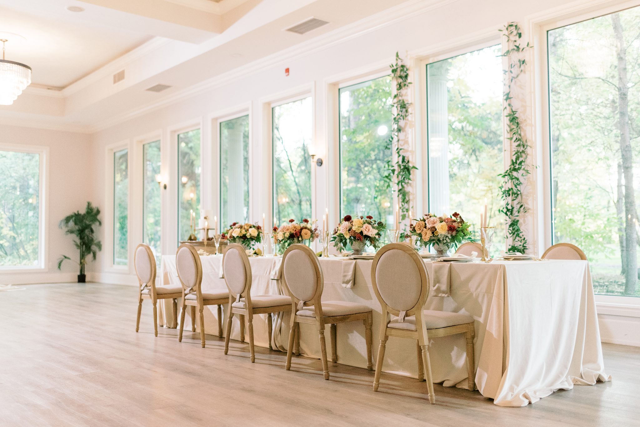 Elegant ballroom reception at the Norland Historic Estate 