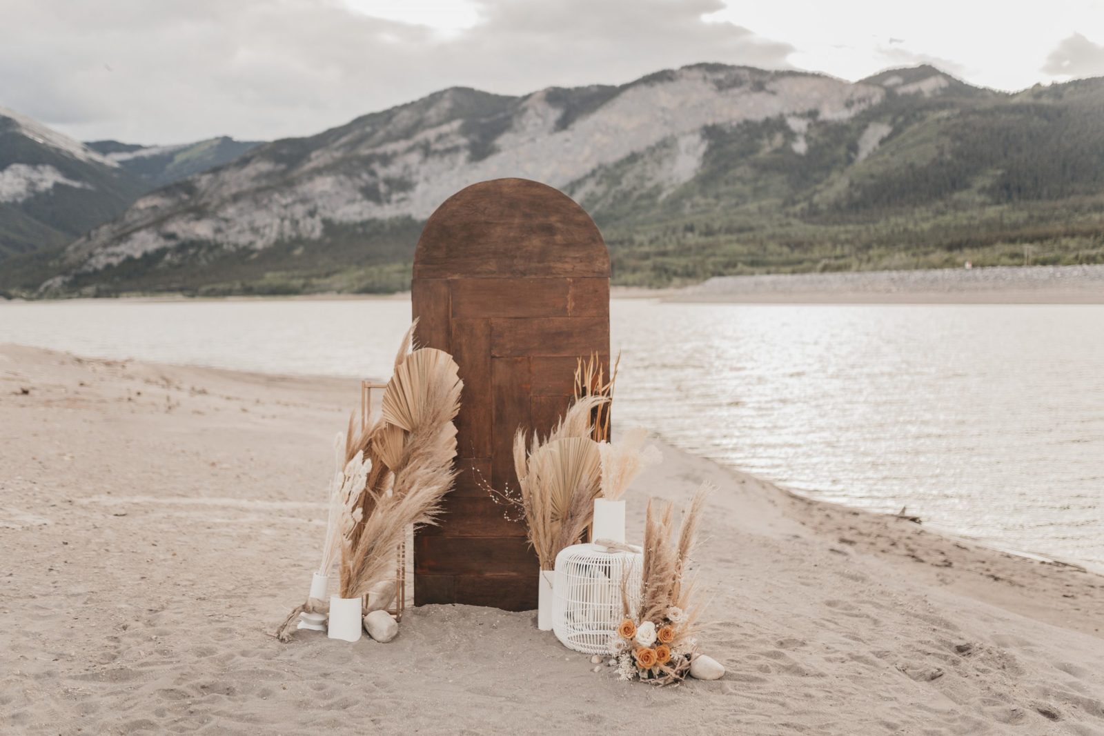 10 beautiful ceremony arch ideas to inspire your mountain wedding or elopement!