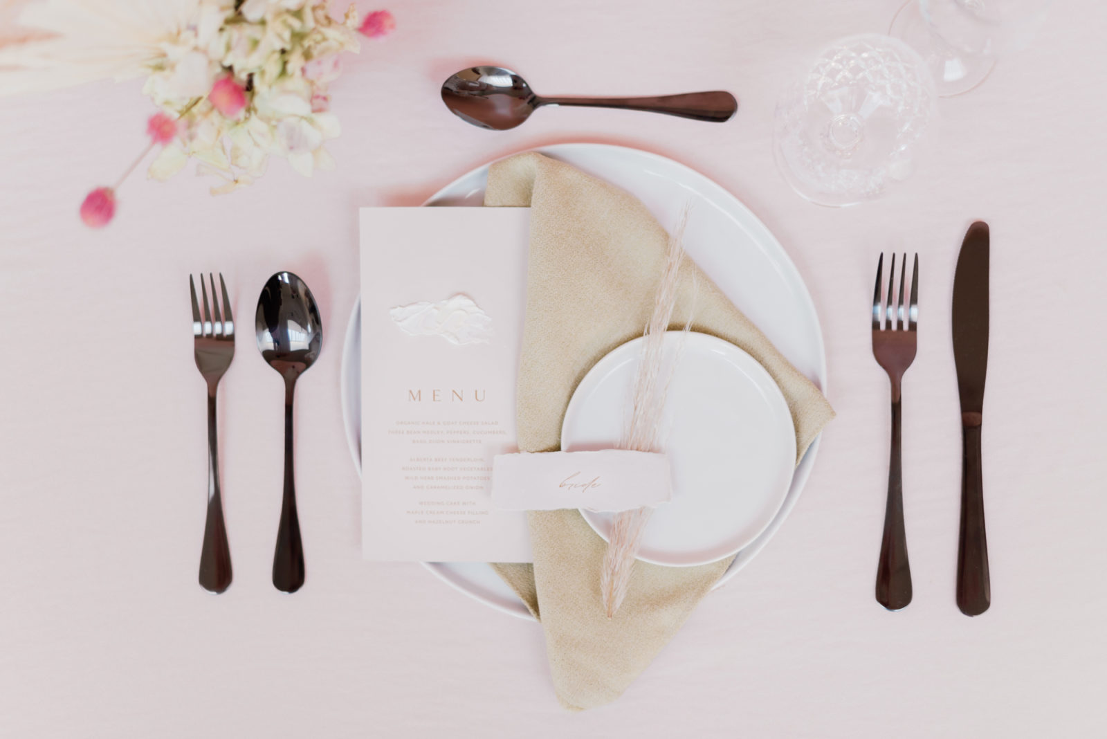 16 Wedding Menu Ideas Perfect For Your Celebration Featured by Brontë Bride