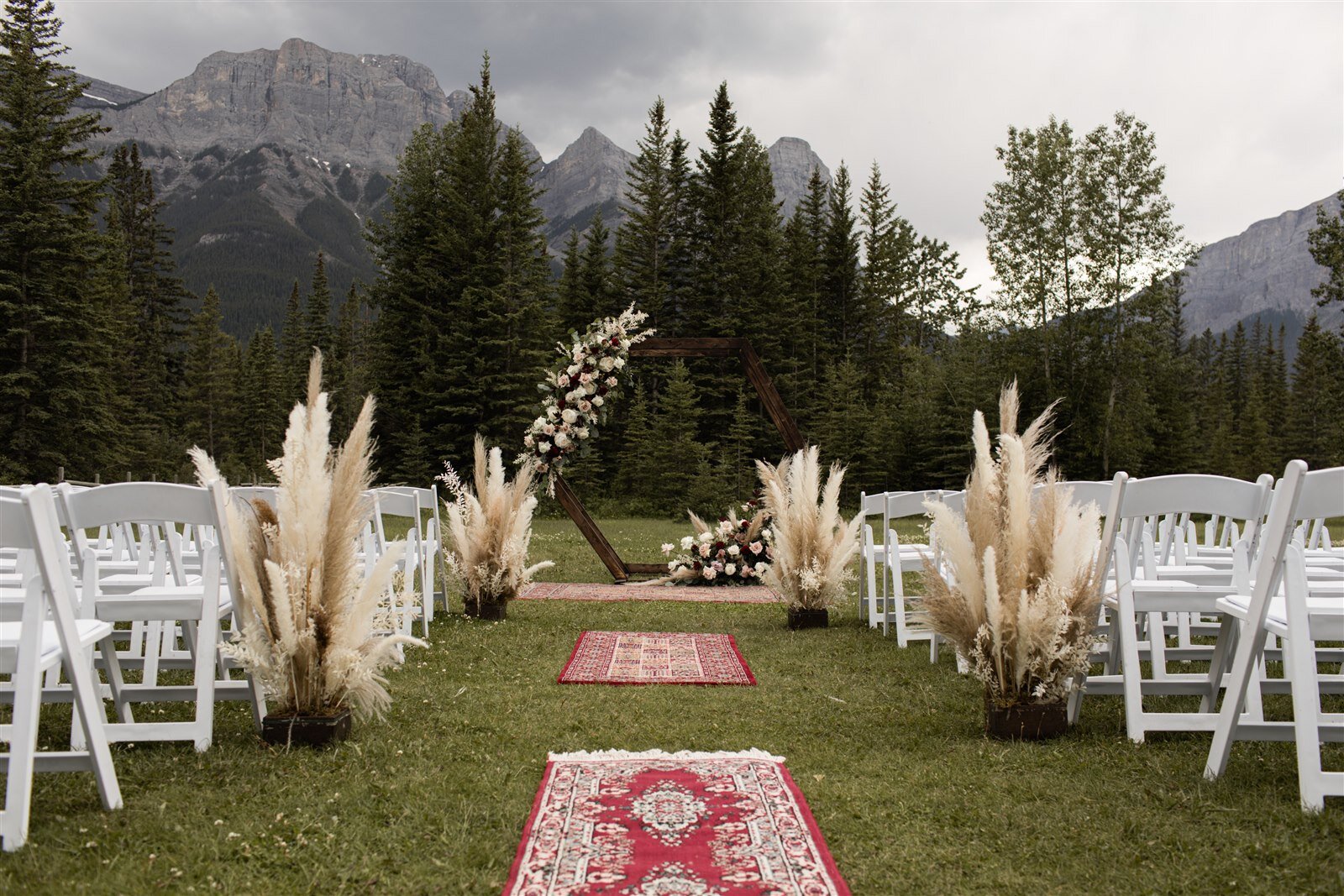 Over 30 Beautifully Styled Ceremony Scenes Across Southern Alberta to Inspire Your Nuptials Featured by Brontë Bride