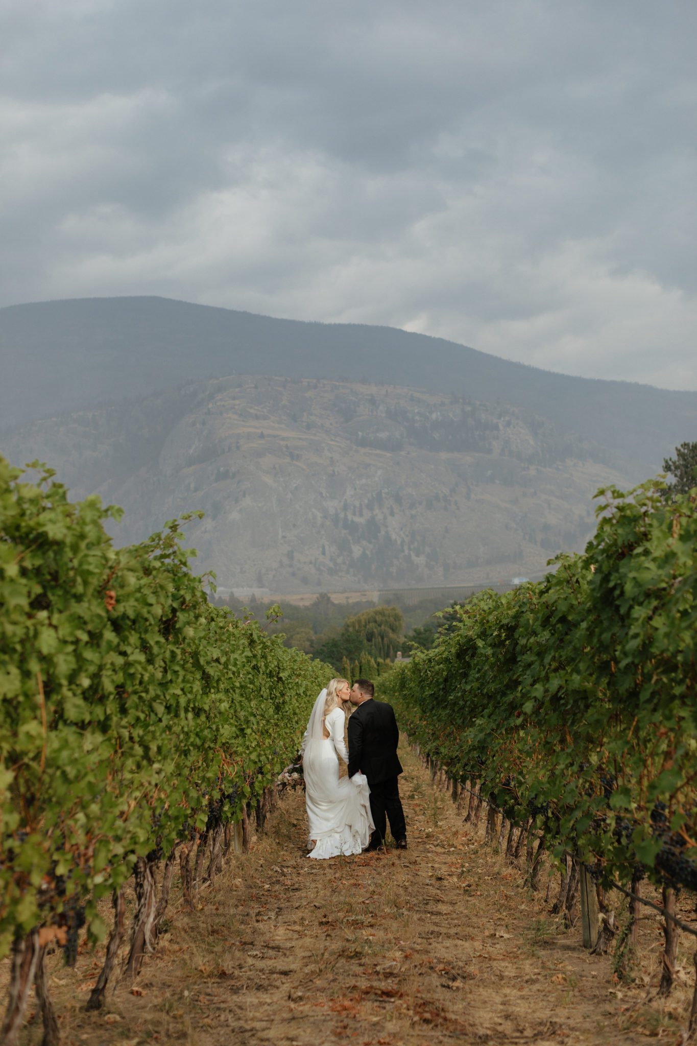 Classic bride and groom wedding attire inspiration from the heart of the Okanagan Valley in wine country