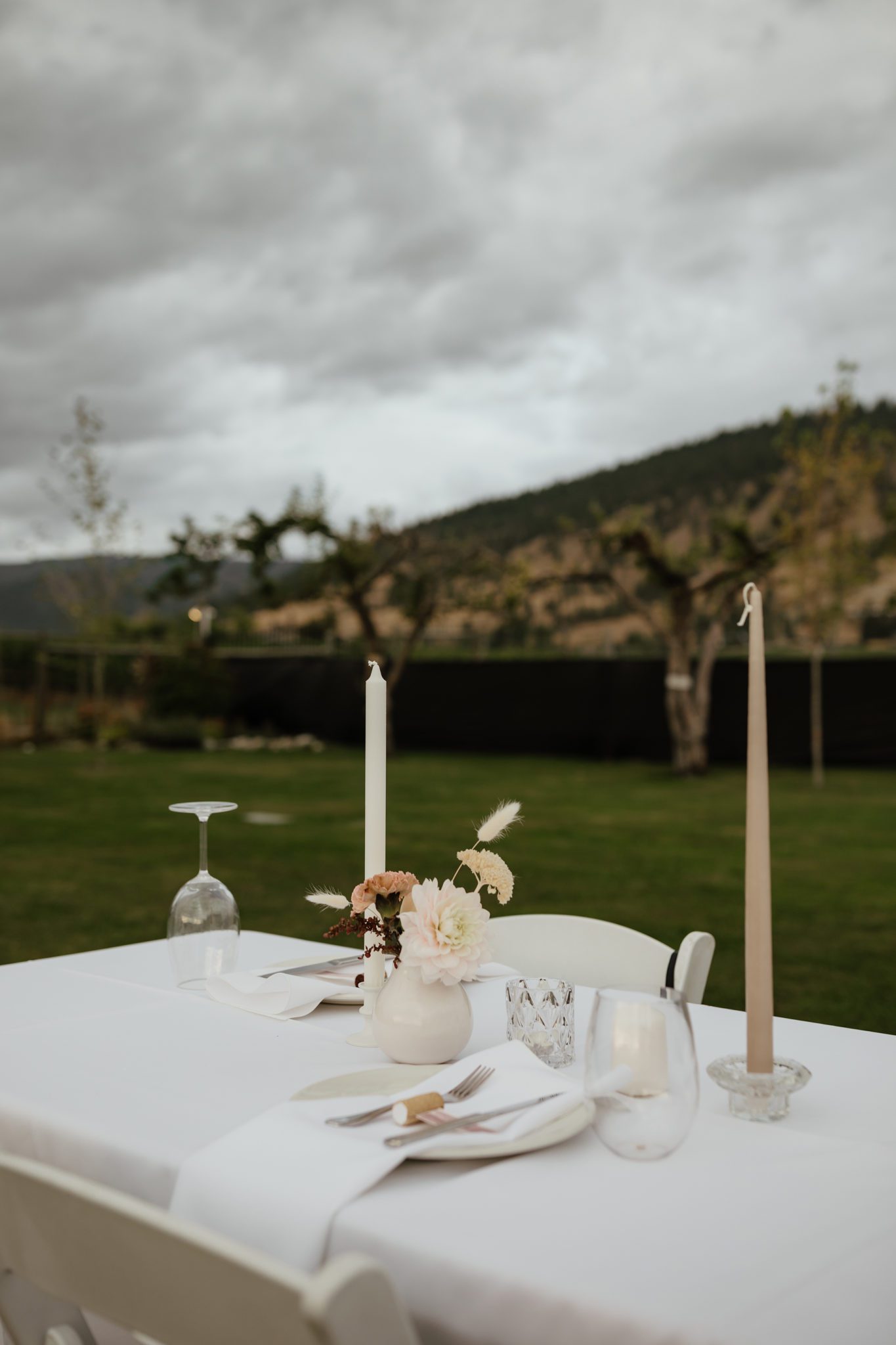 Elegantly styled summer wedding decor for your outdoor reception