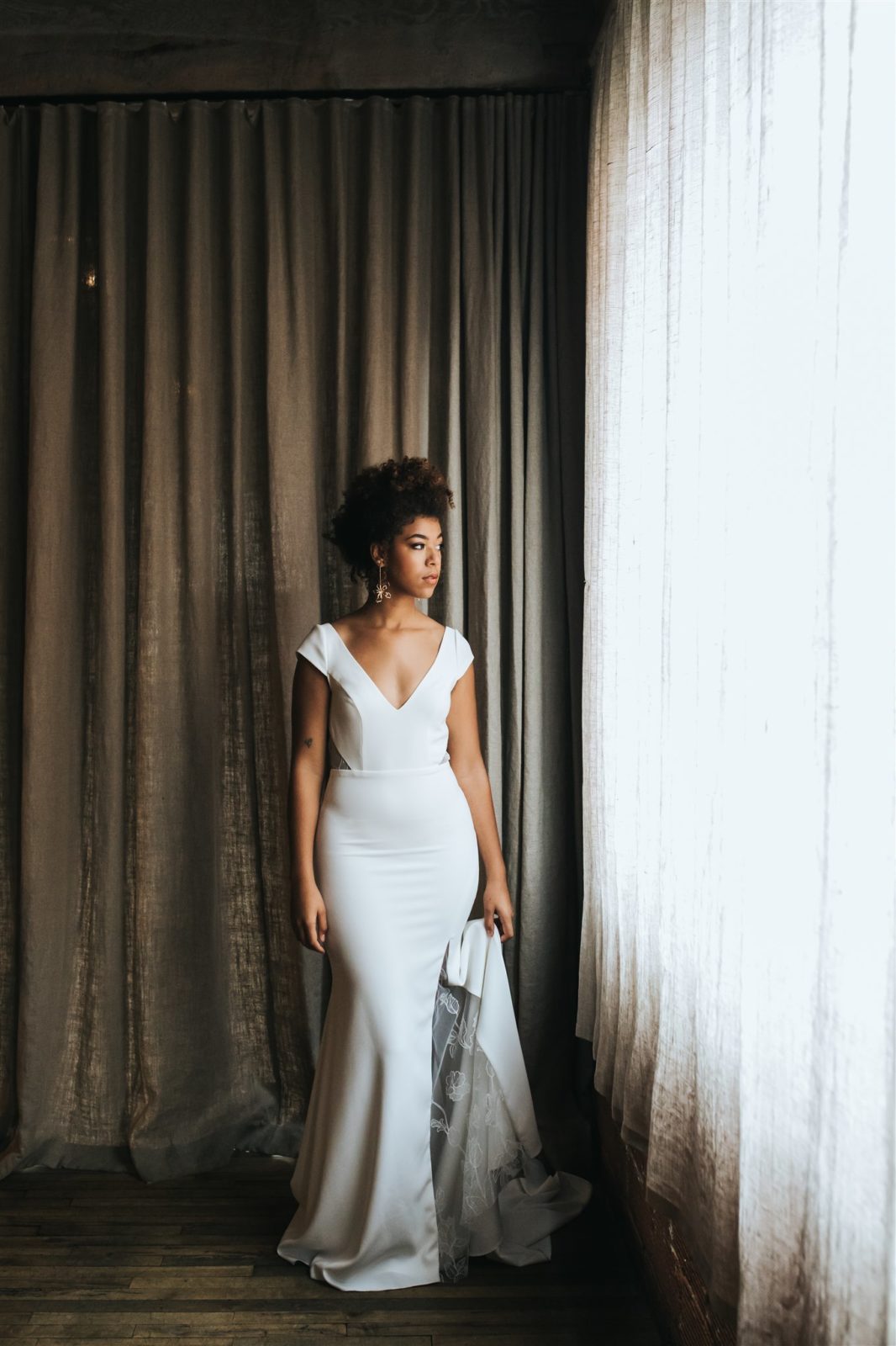 Sexy and sleep modern mid-century bridal inspiration with a gown from Anais Anette