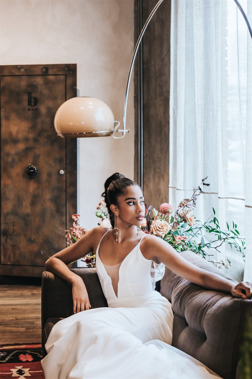 Sleek and sexy bridal inspiration for a modern mid-century bride