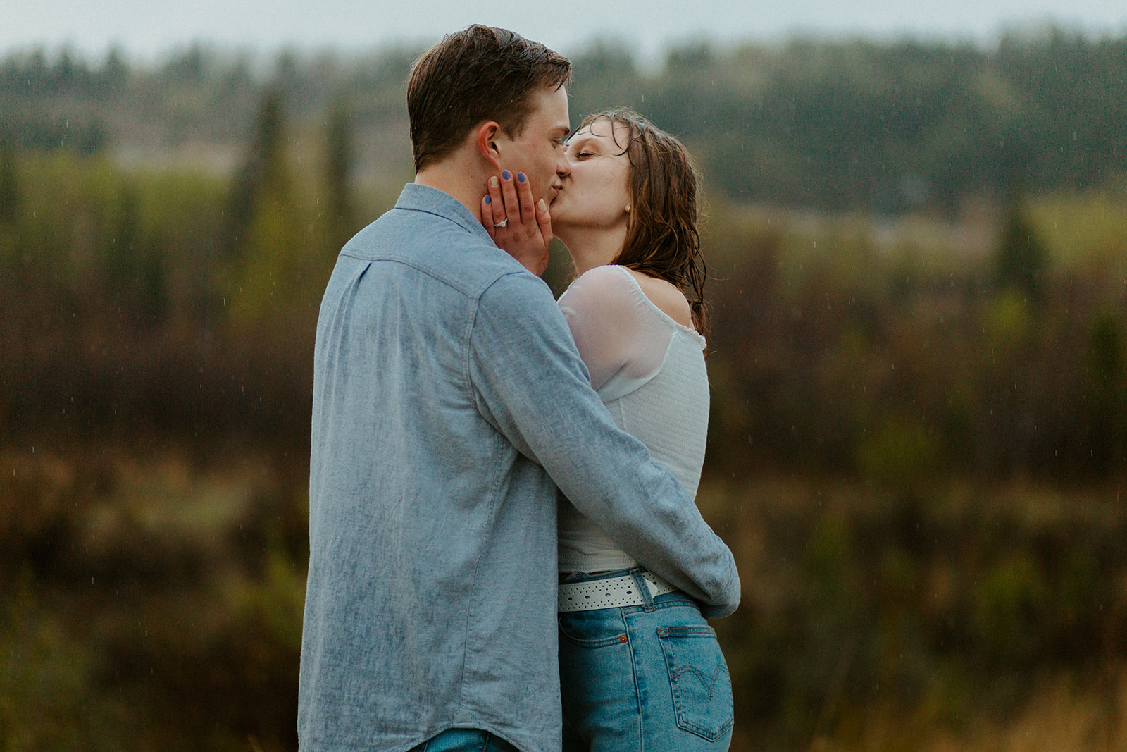 Romantic rainy day kiss with Notebook vibes