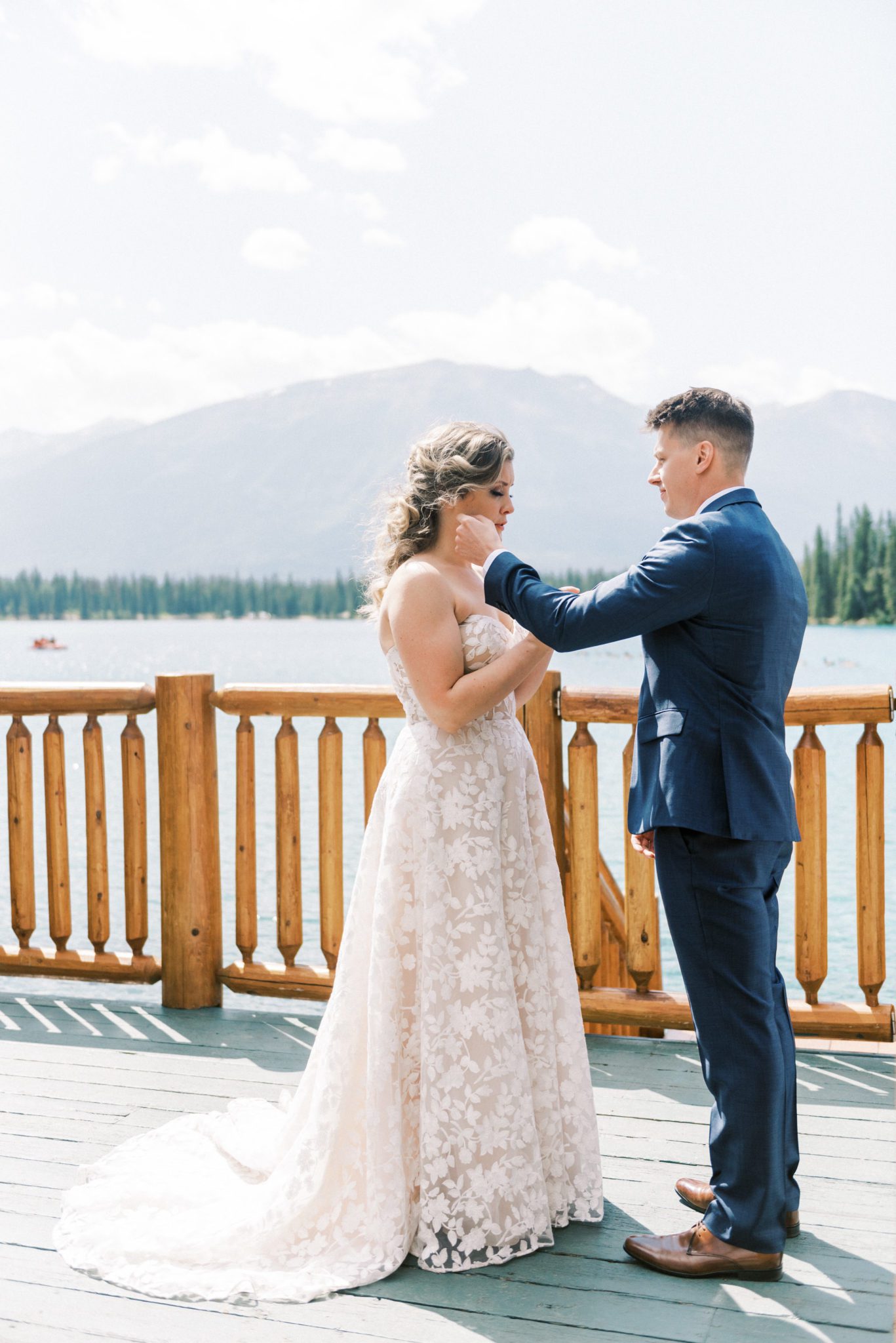 Bride and groom elope in Jasper National Park at the Fairmont Jasper Park Lodge