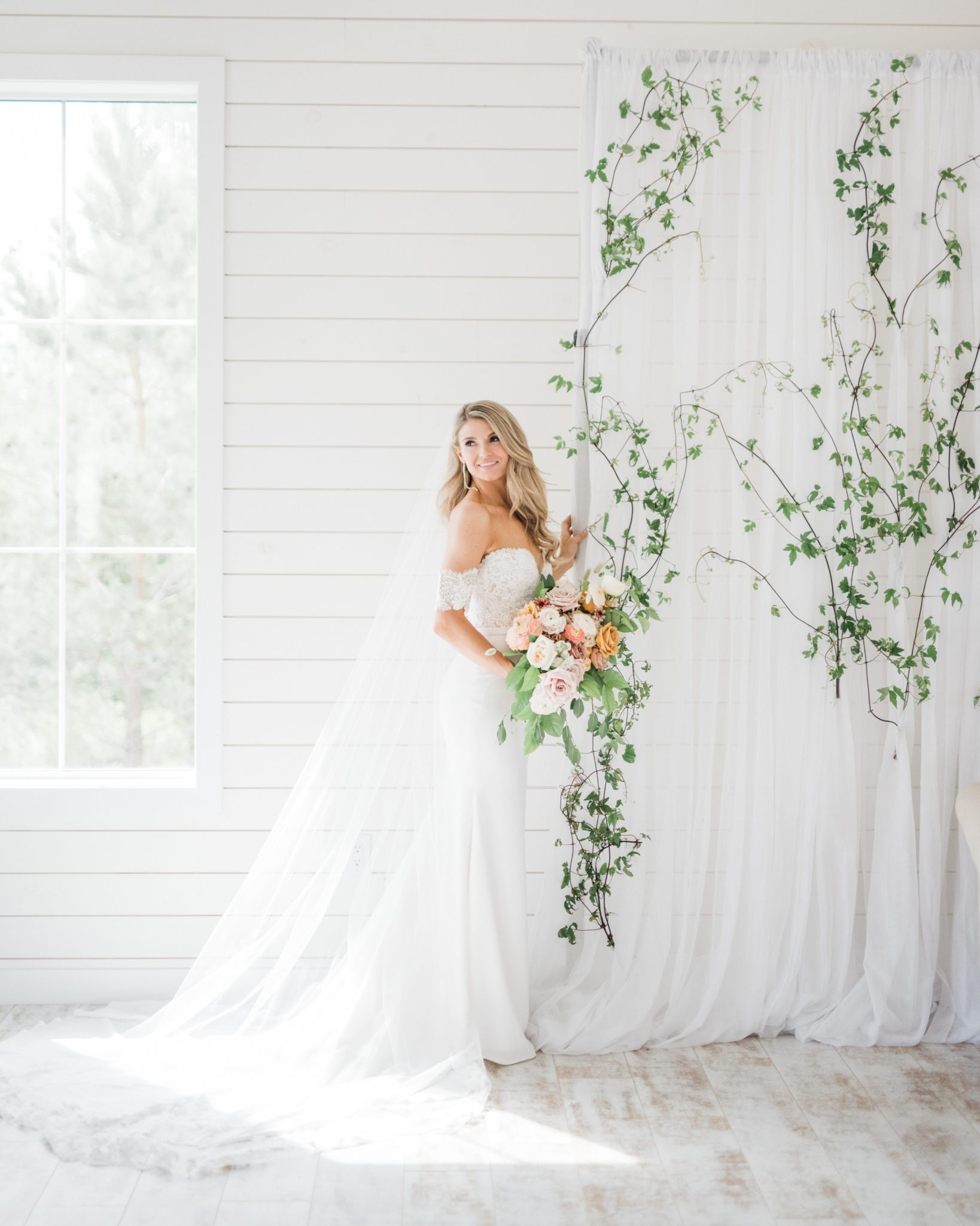 Timeless bridal portraits at the Barn at Wind's Edge