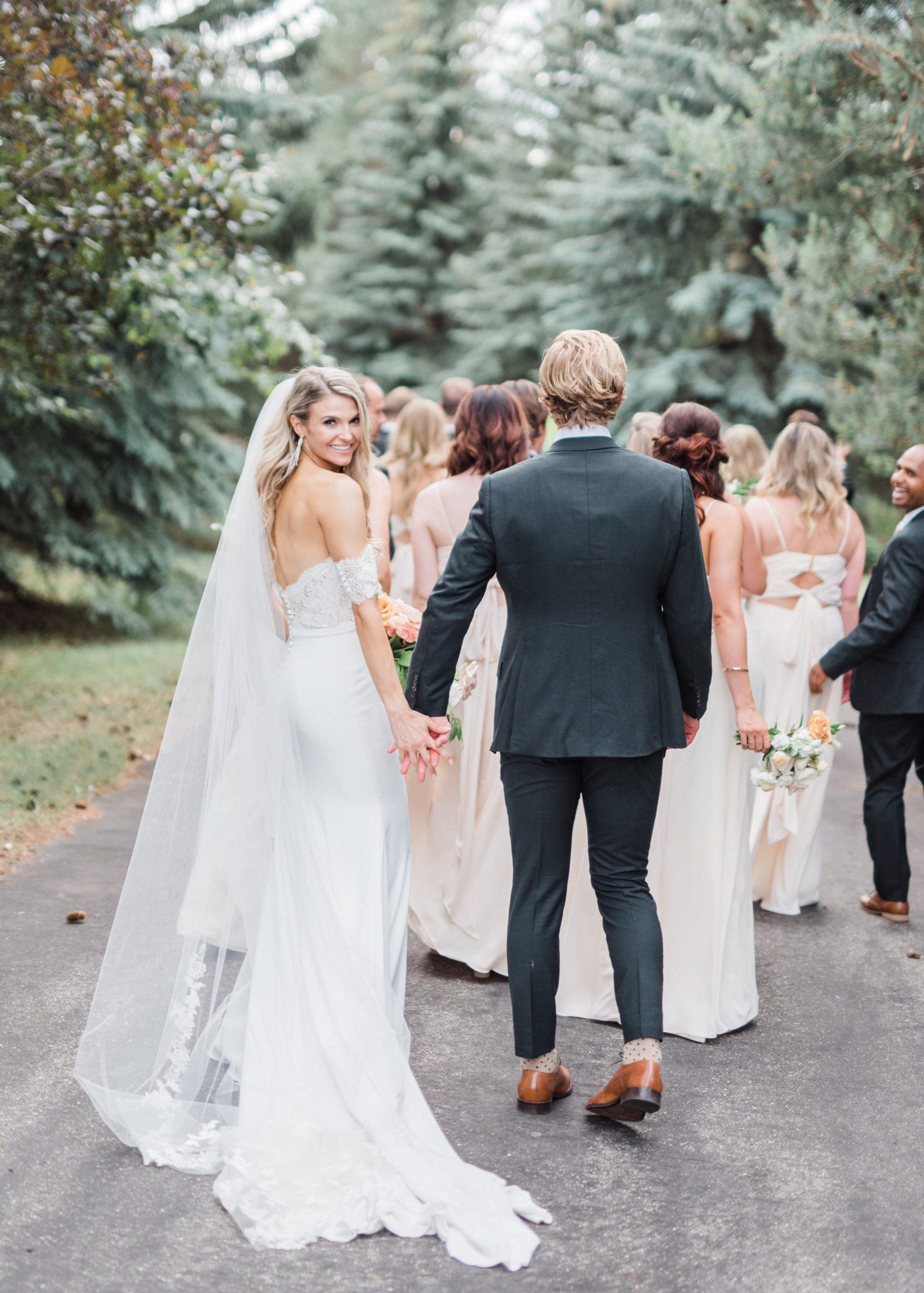 Photo inspiration for photos with your bridal party on your wedding day
