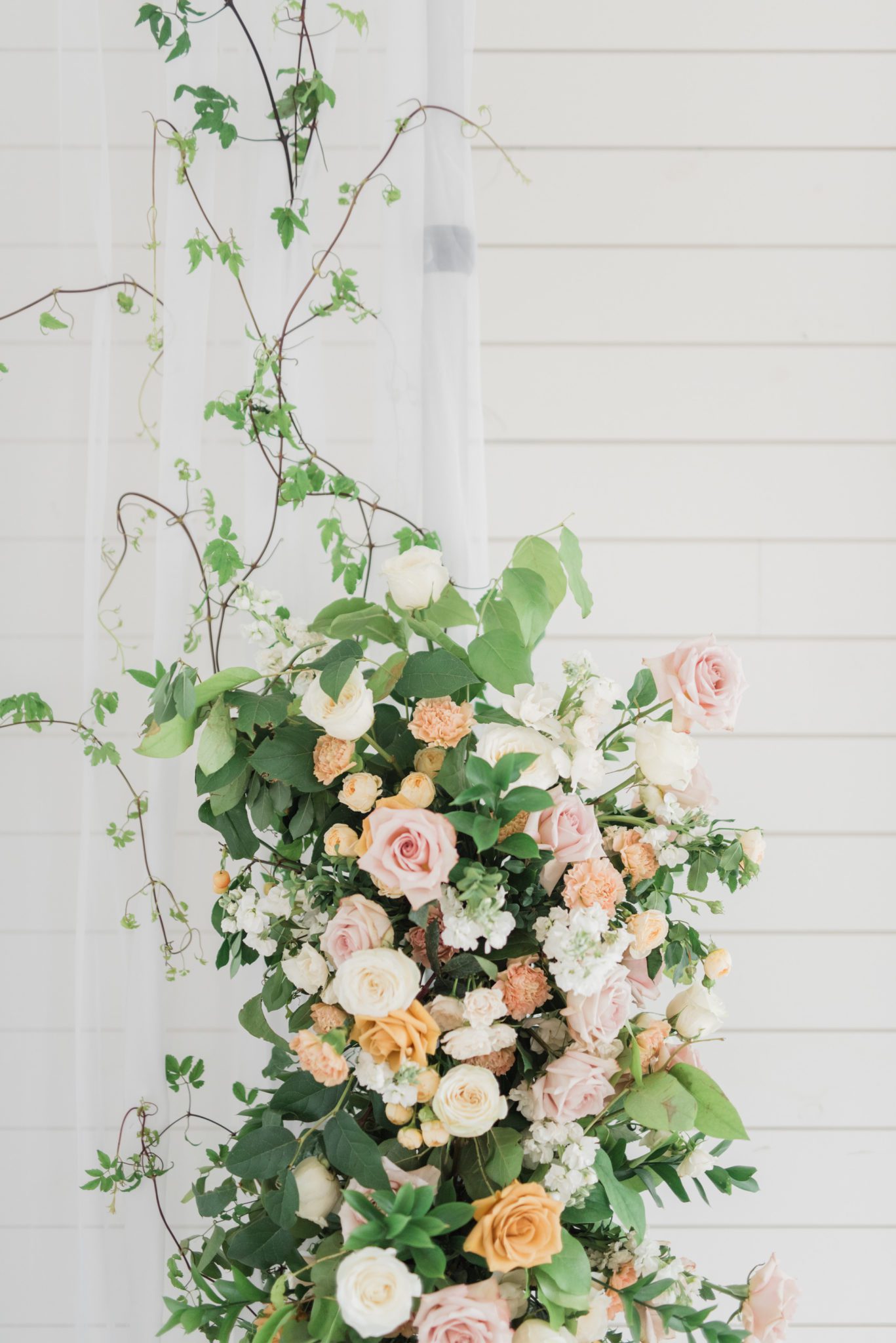 Romantic floral details for your wedding day