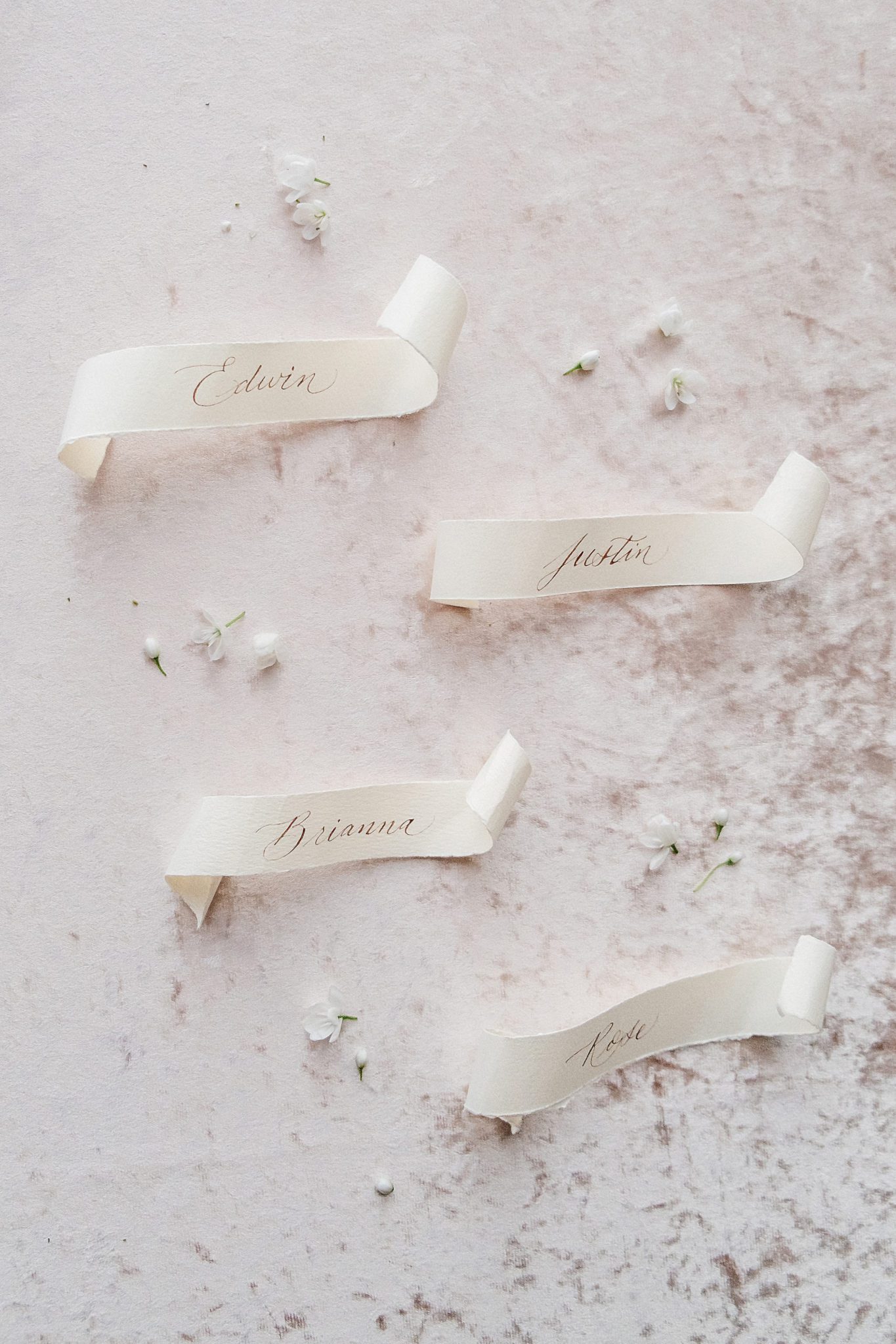 Personalized romantic wedding place cards 