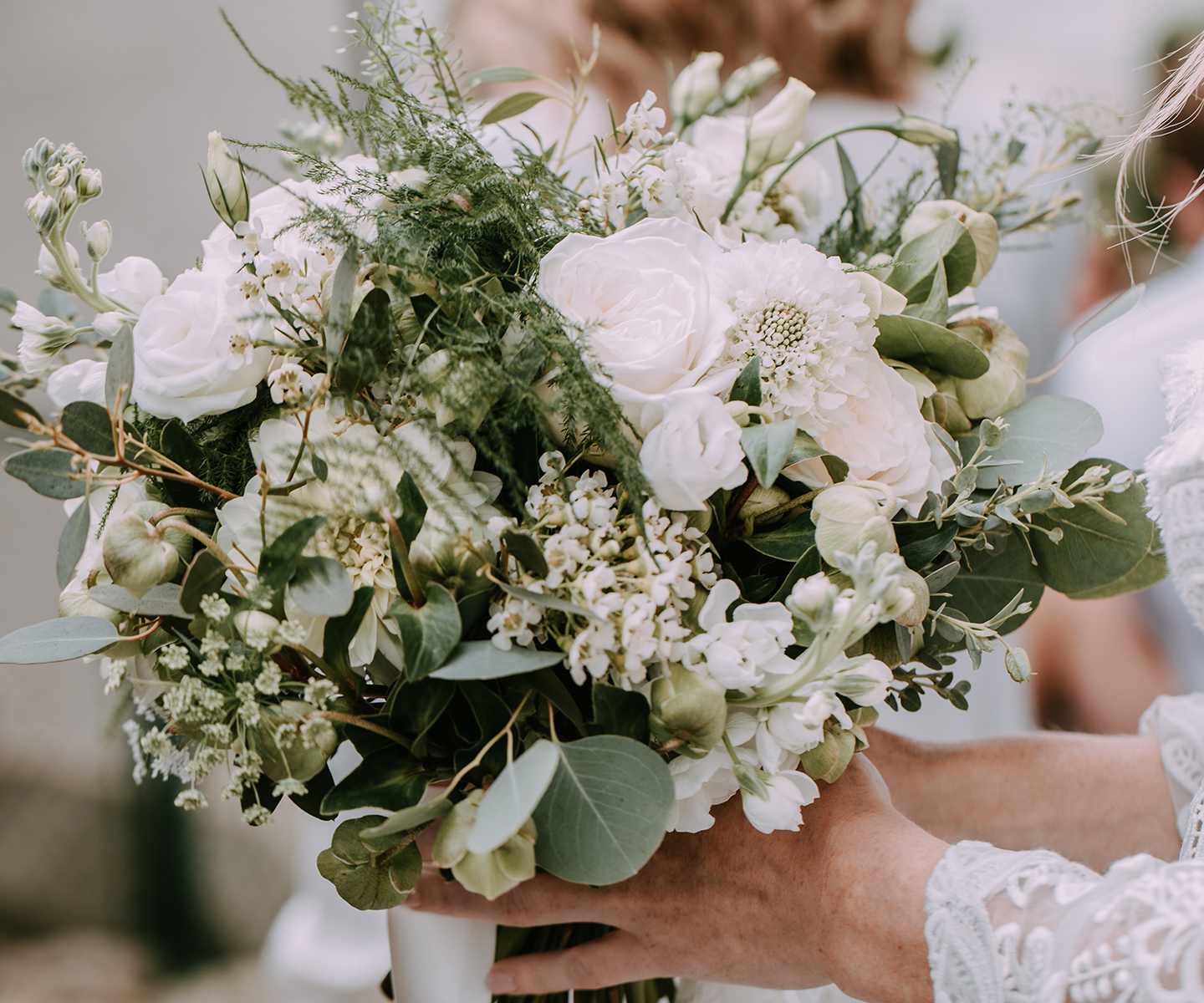White wedding bouquet inspiraiton