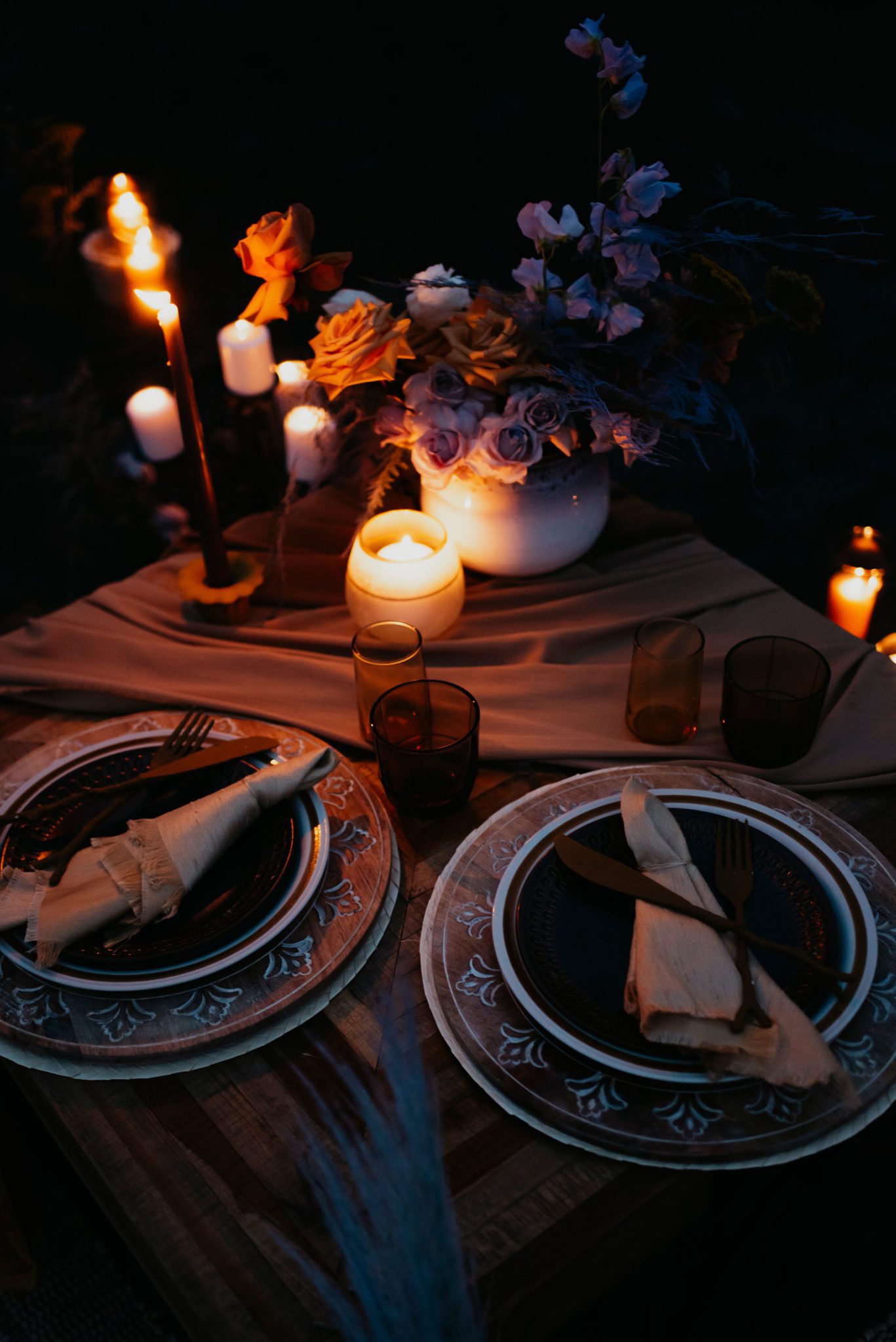 Candlelight sweetheart table for boho elopement