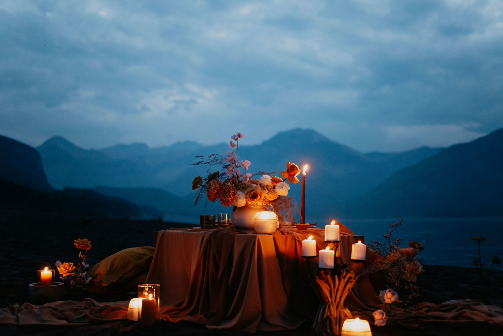 Candlelight sweetheart table inspiration for your mountain elopement