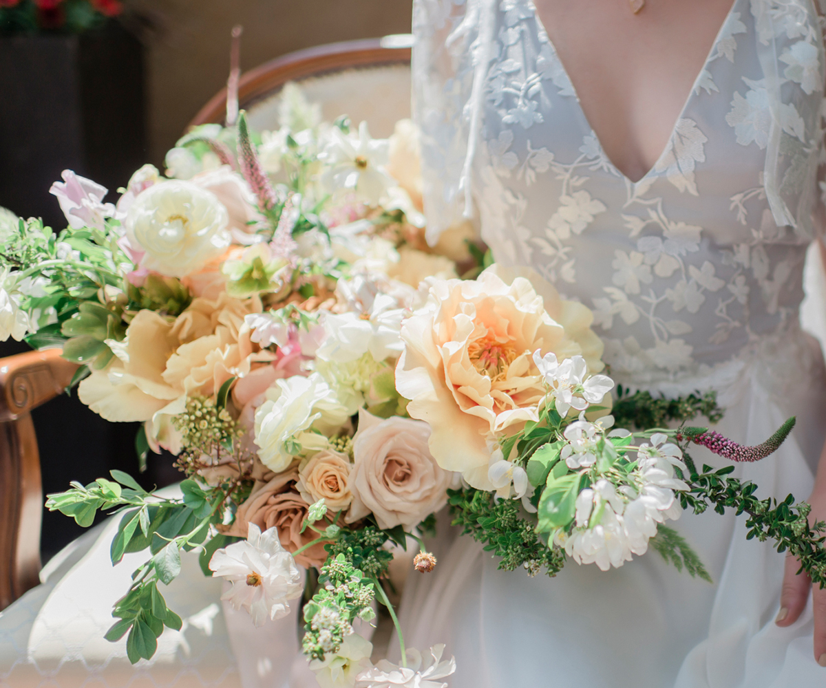 Spring and summer bridal bouquet inspiration