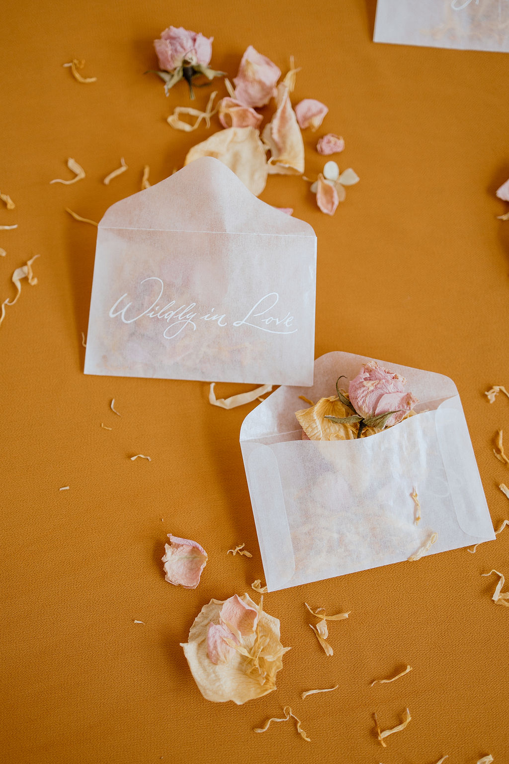 Sachets of dried rose petals for your wedding day