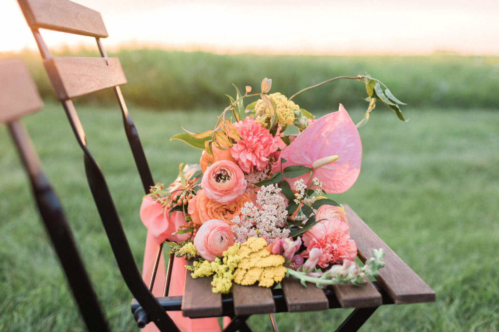 20 Spring and Summer Bouquets Featuring the Prettiest Pops of Peach and Coral Featured by Brontë Bride