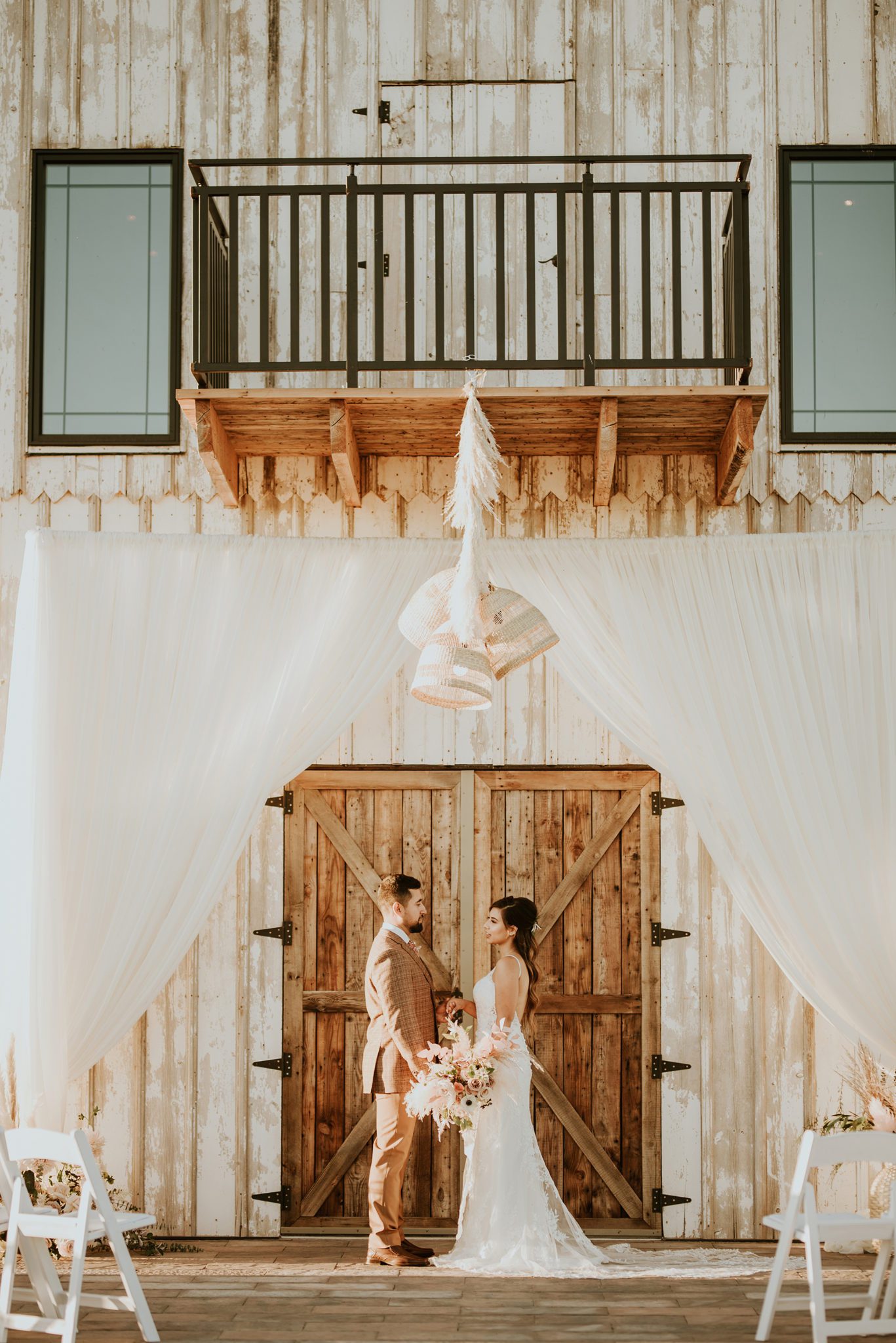 Western and bohemian wedding inspiration at the Countryside Barn in  Lethbridge Alberta
