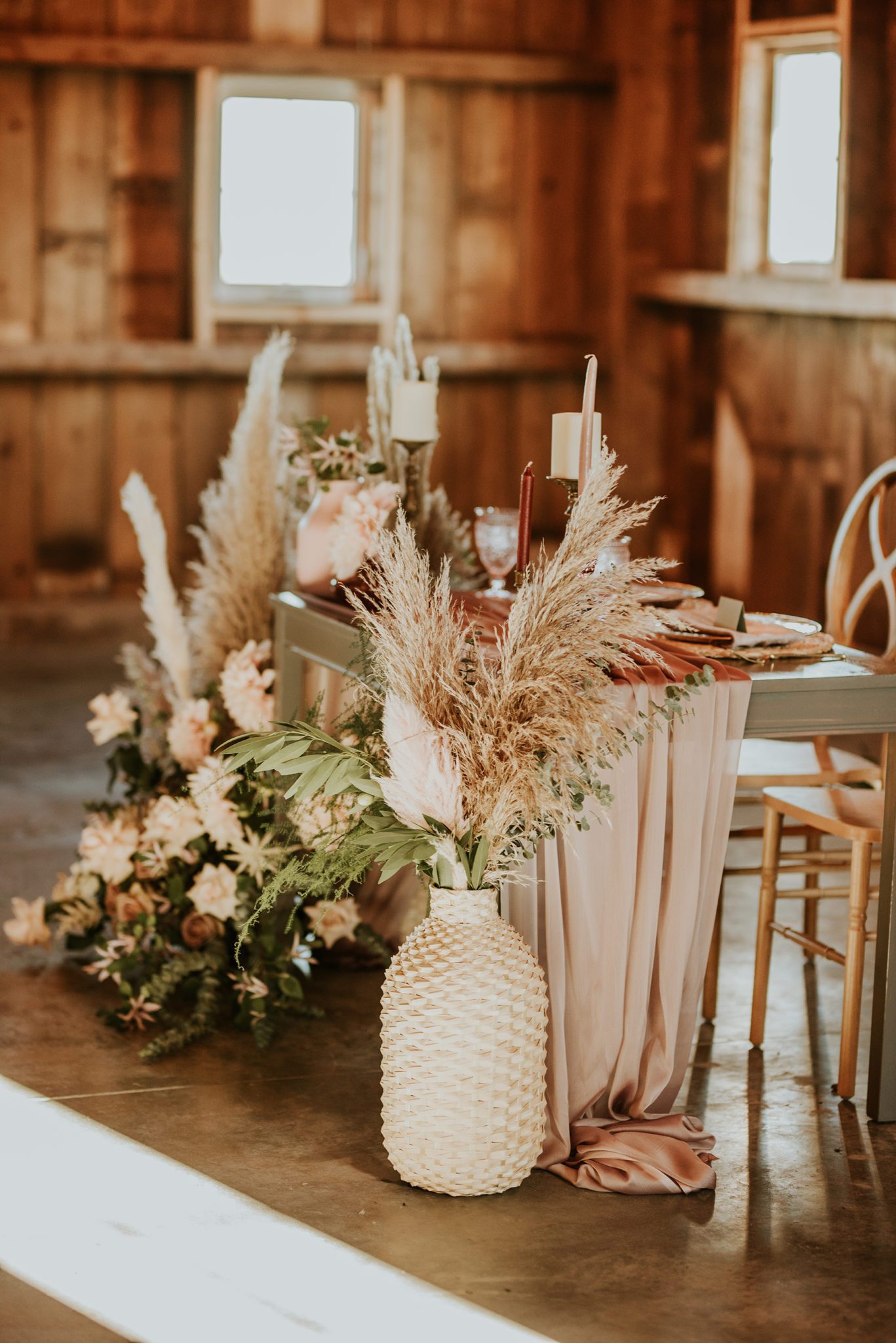 Western and boho decor inspiration for a Lethbridge barn wedding