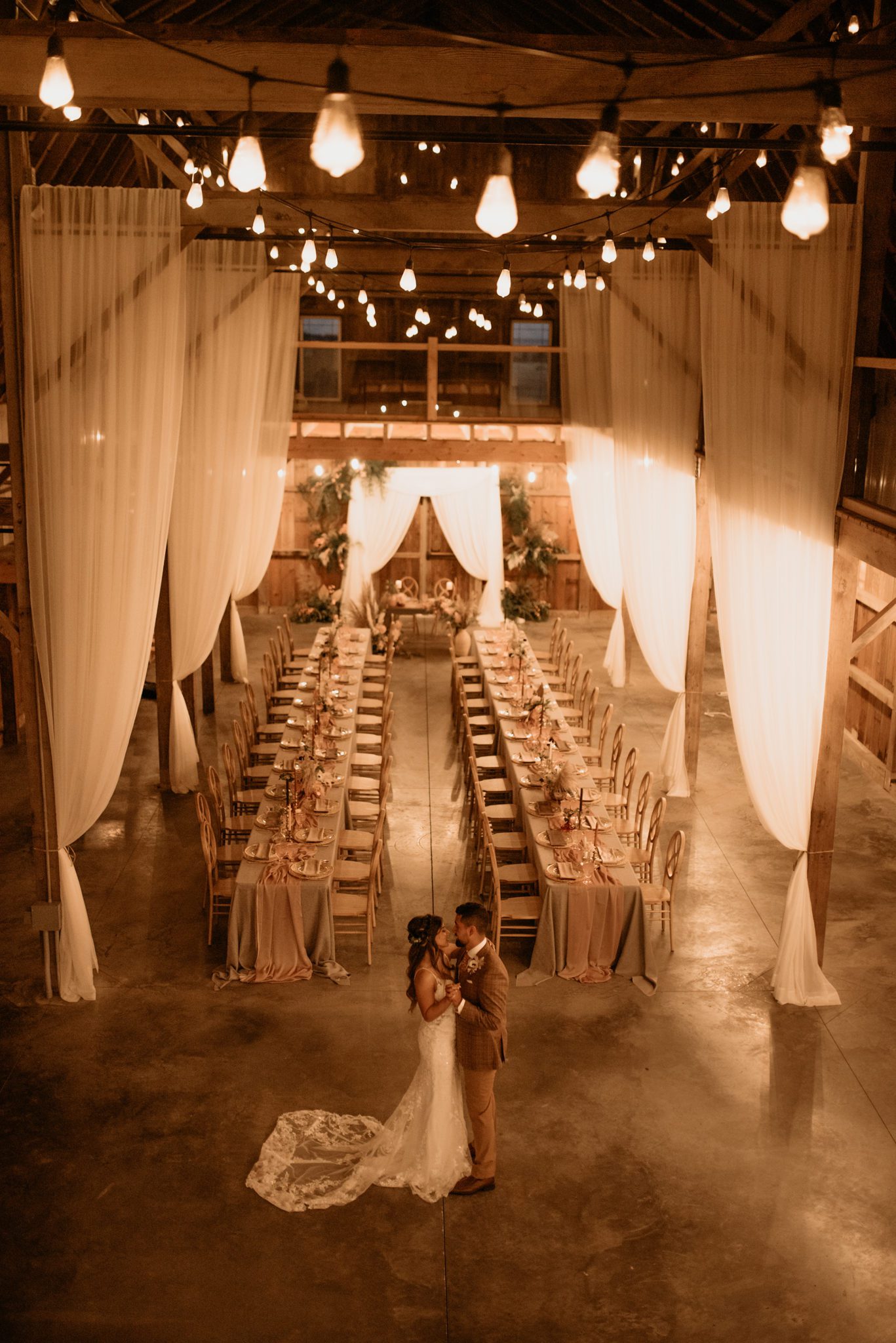 Vintage Boho Meets Western Chic in This Countryside Barn Wedding Inspiration