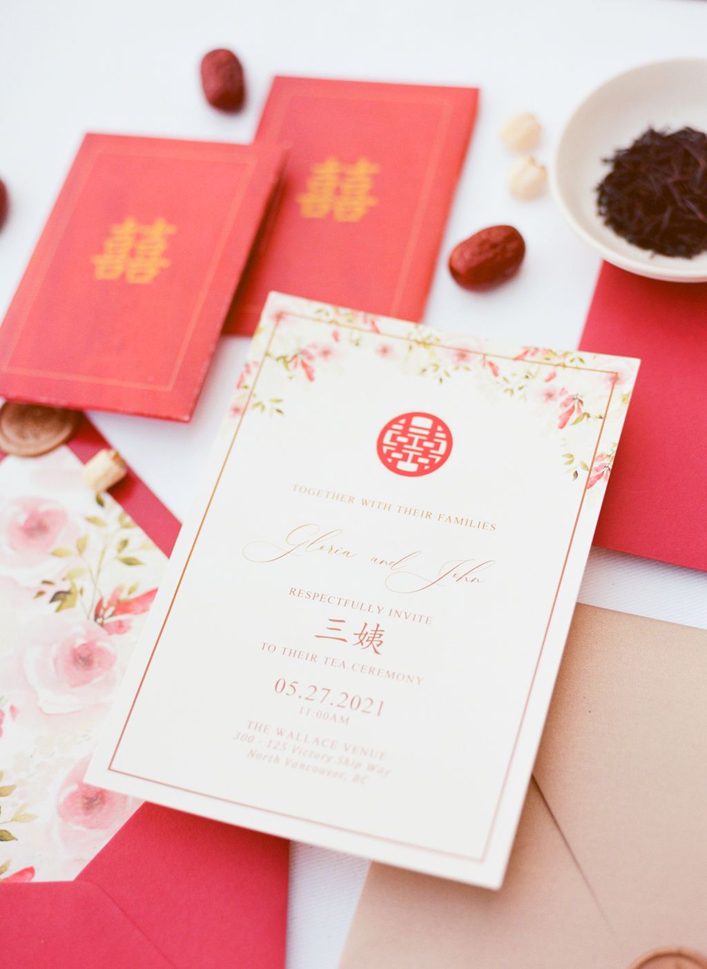 Bright Red Traditional Asian Wedding Invitation inspiration at this Asian Traditional meets modern wedding in Vancouver. 