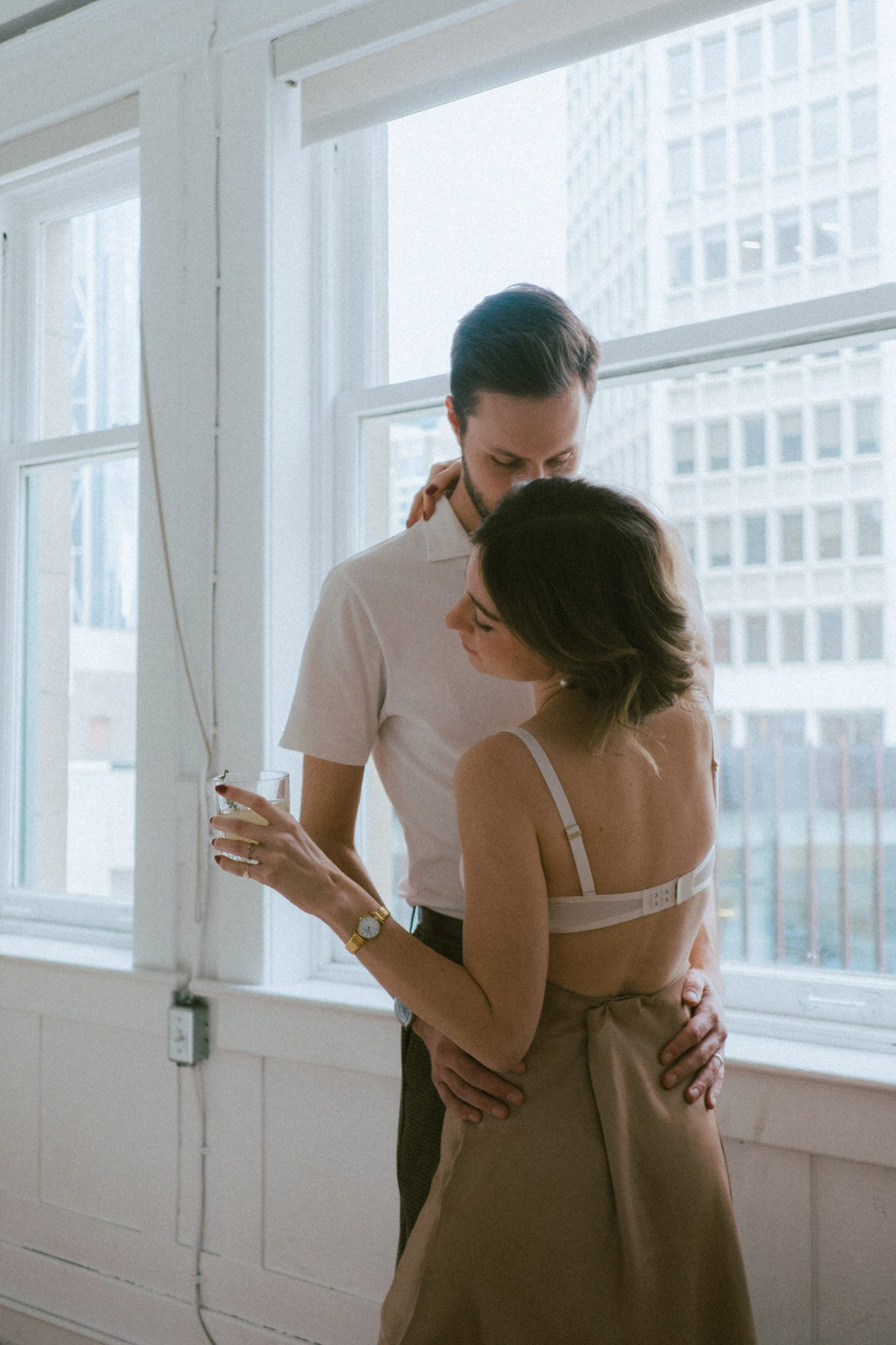 Retro aesthetic and vintage vibes in a self-love couple session.