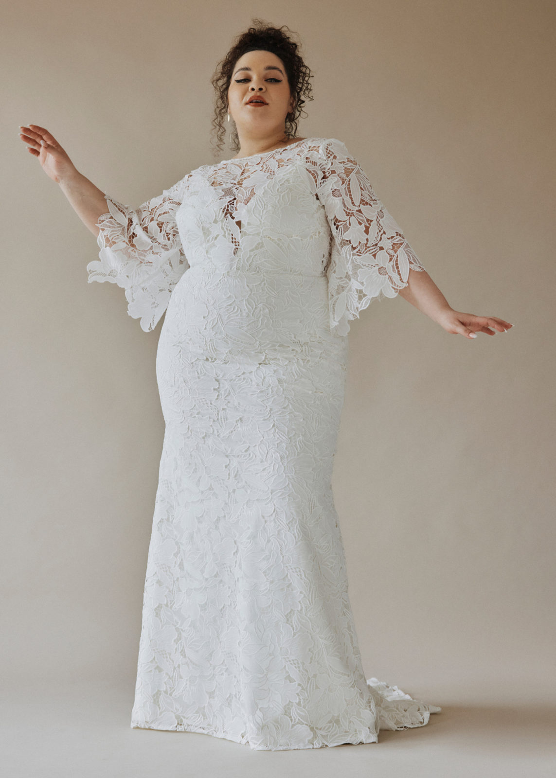 2022 wedding dresses by Vancouver designer Laudae, Brontë Bride's favourite Canadian bridal designers for 2022, plus size bridal