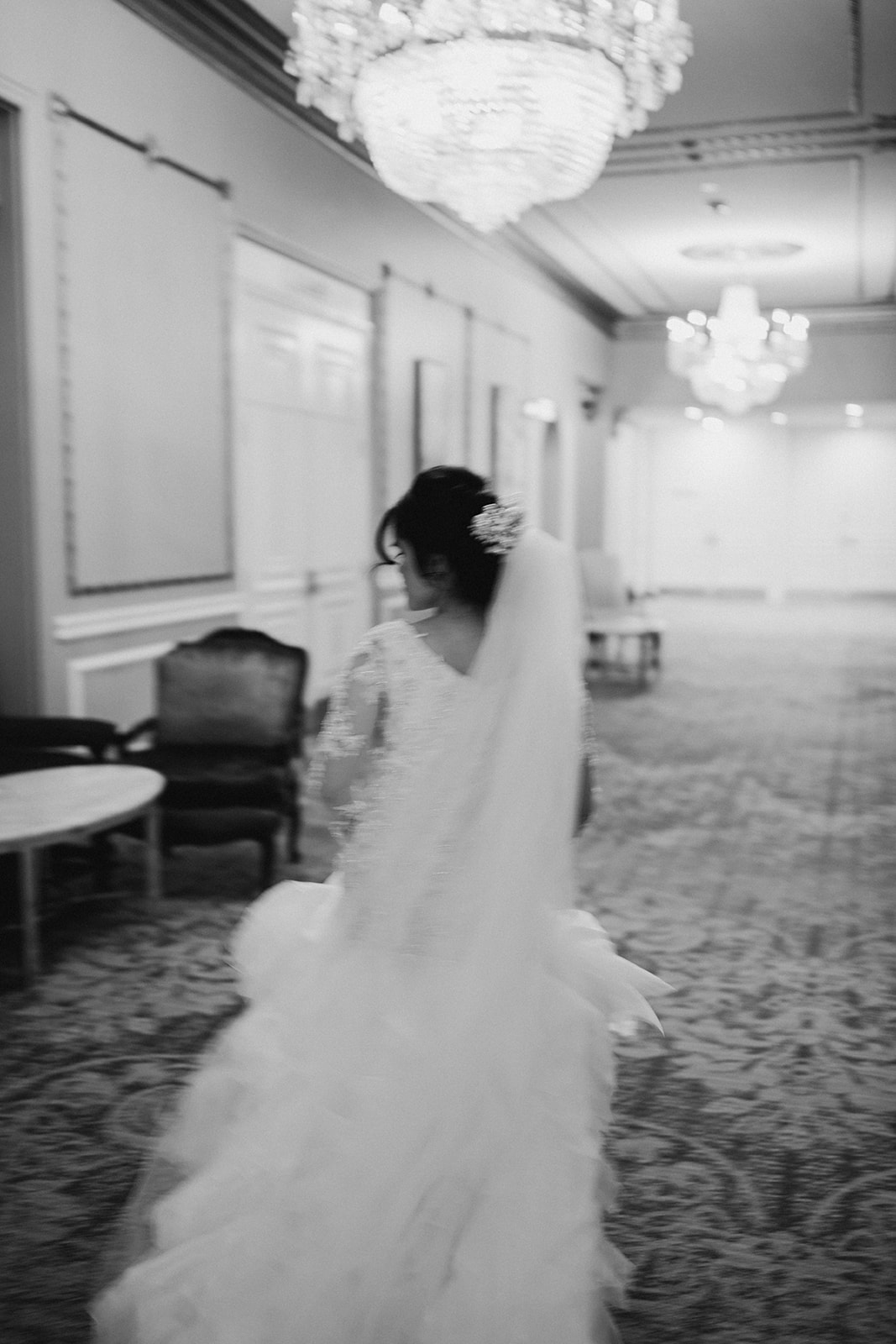 Unique bridal portraits, blurred photography trend inspiration