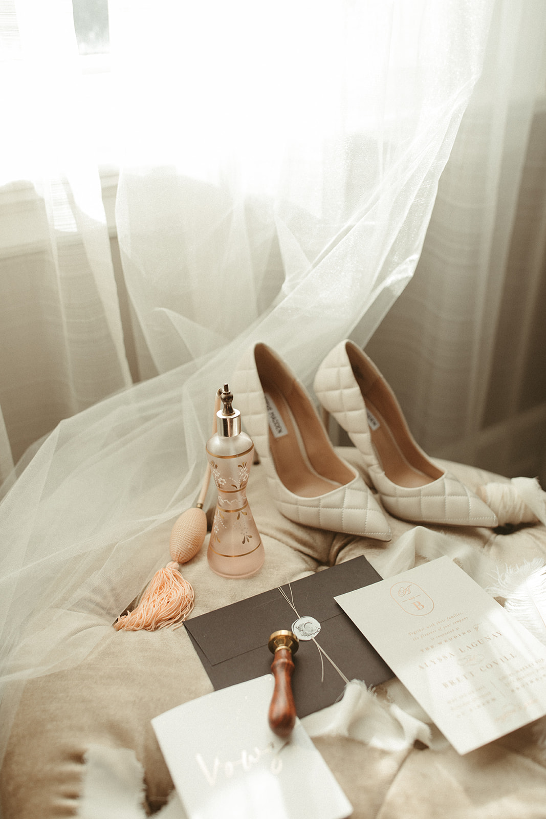 Bridal details for vintage inspired wedding